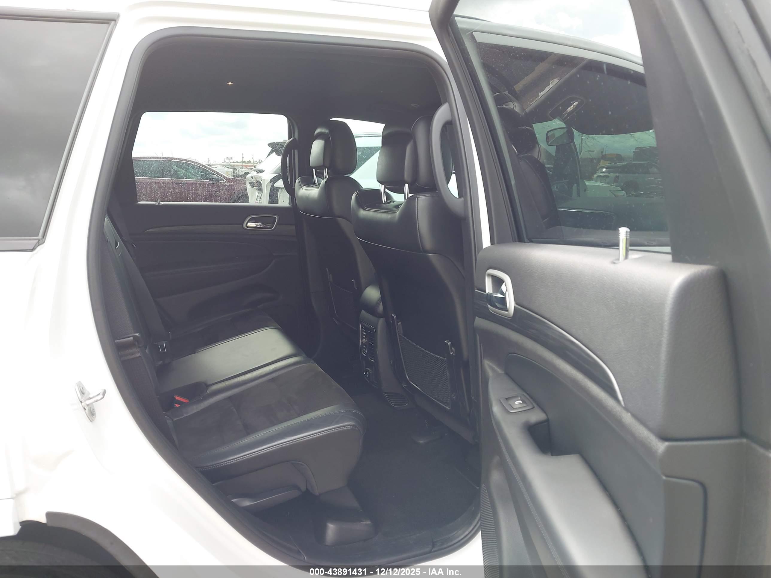JEEP GRAND image 8