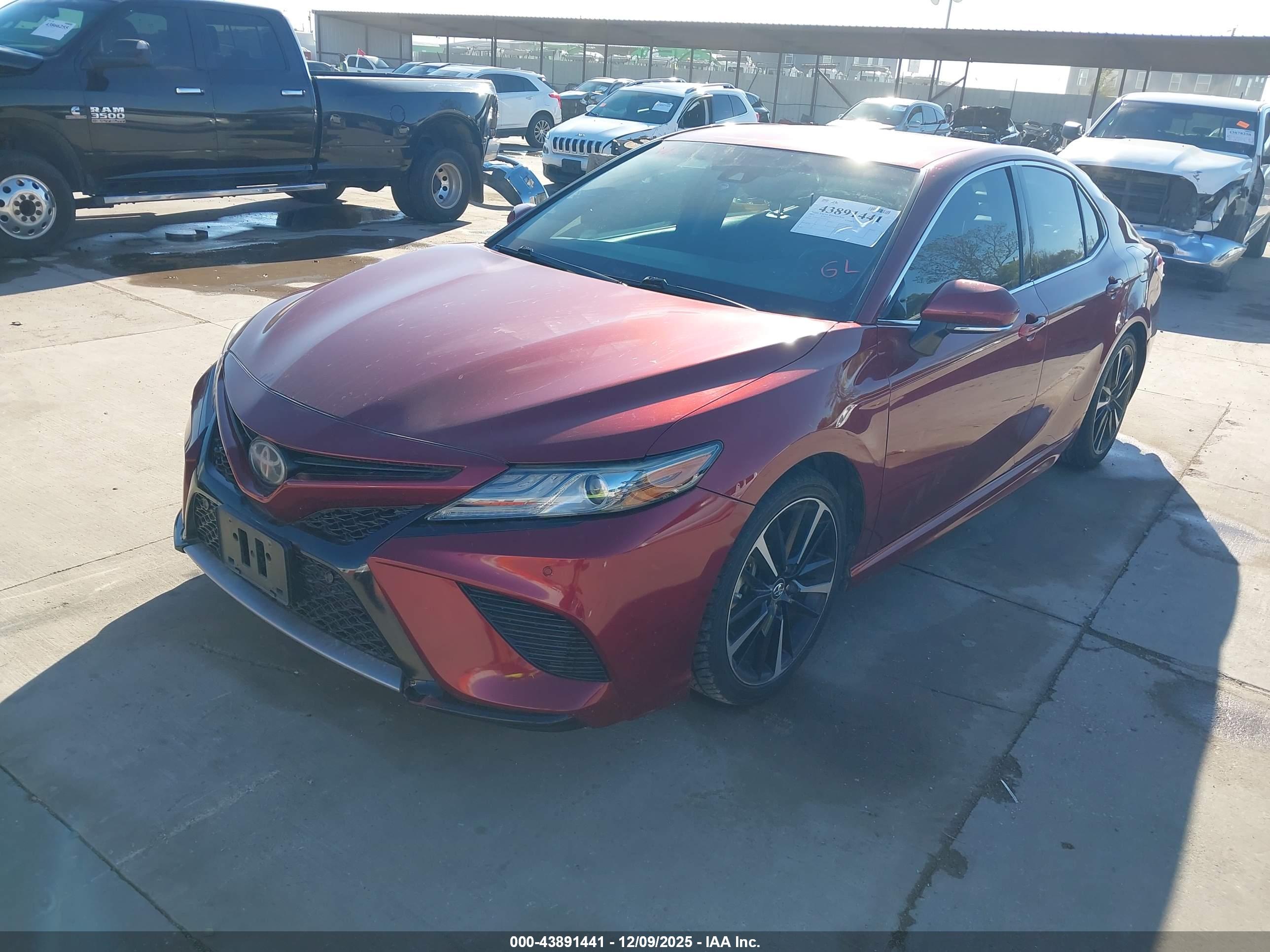 TOYOTA CAMRY image 2