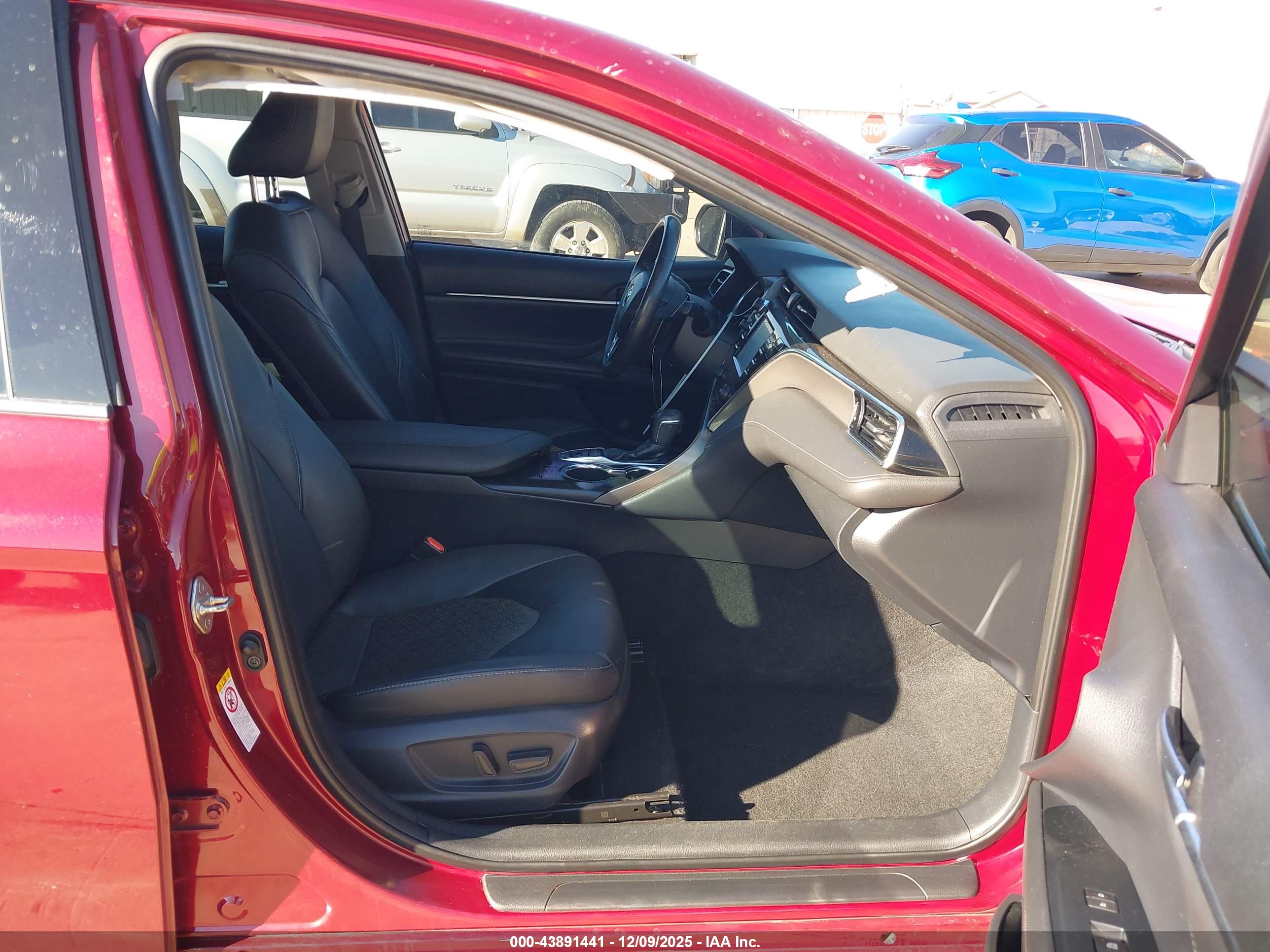 TOYOTA CAMRY image 5