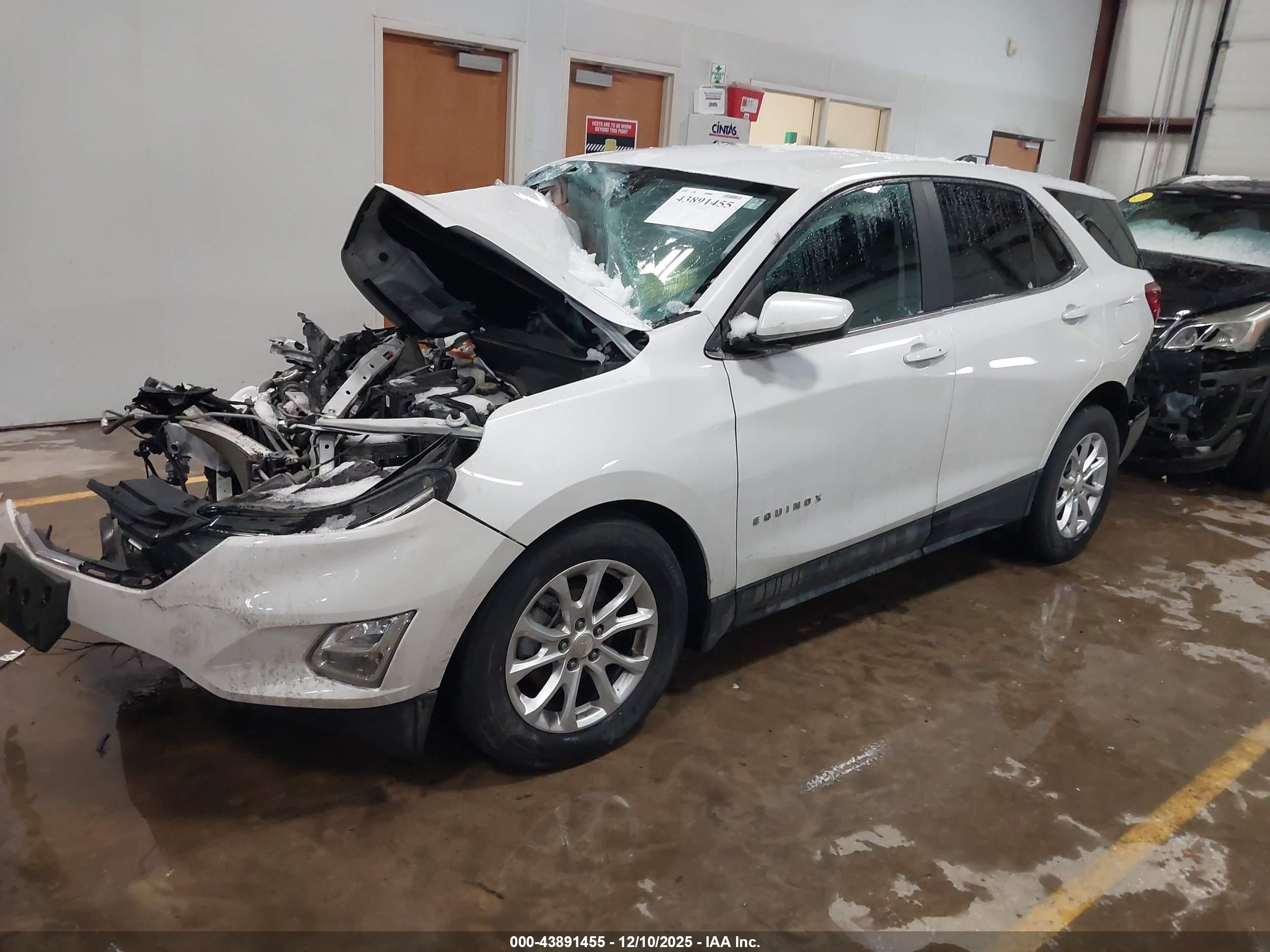 CHEVROLET EQUINOX image 2