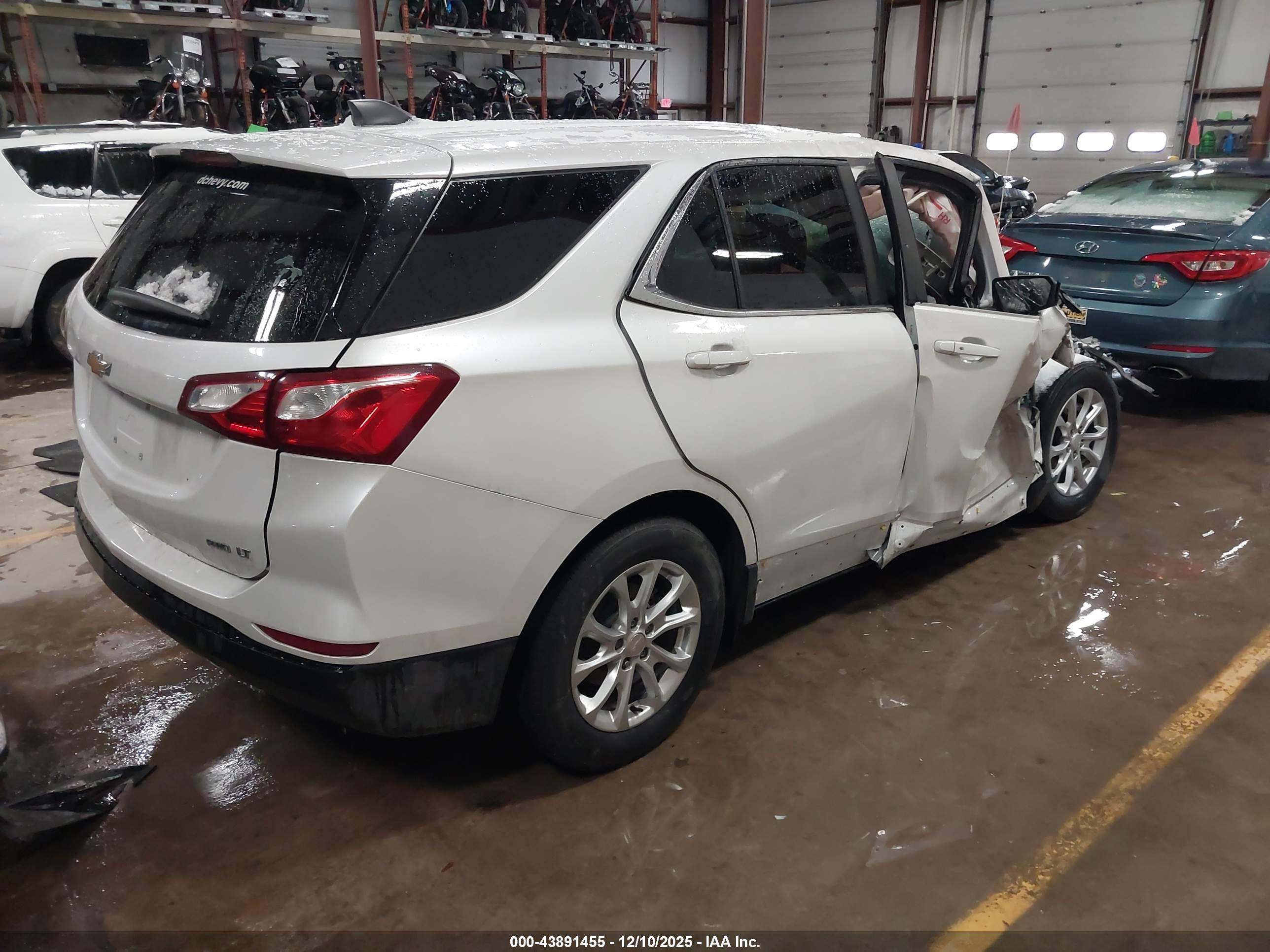 CHEVROLET EQUINOX image 4