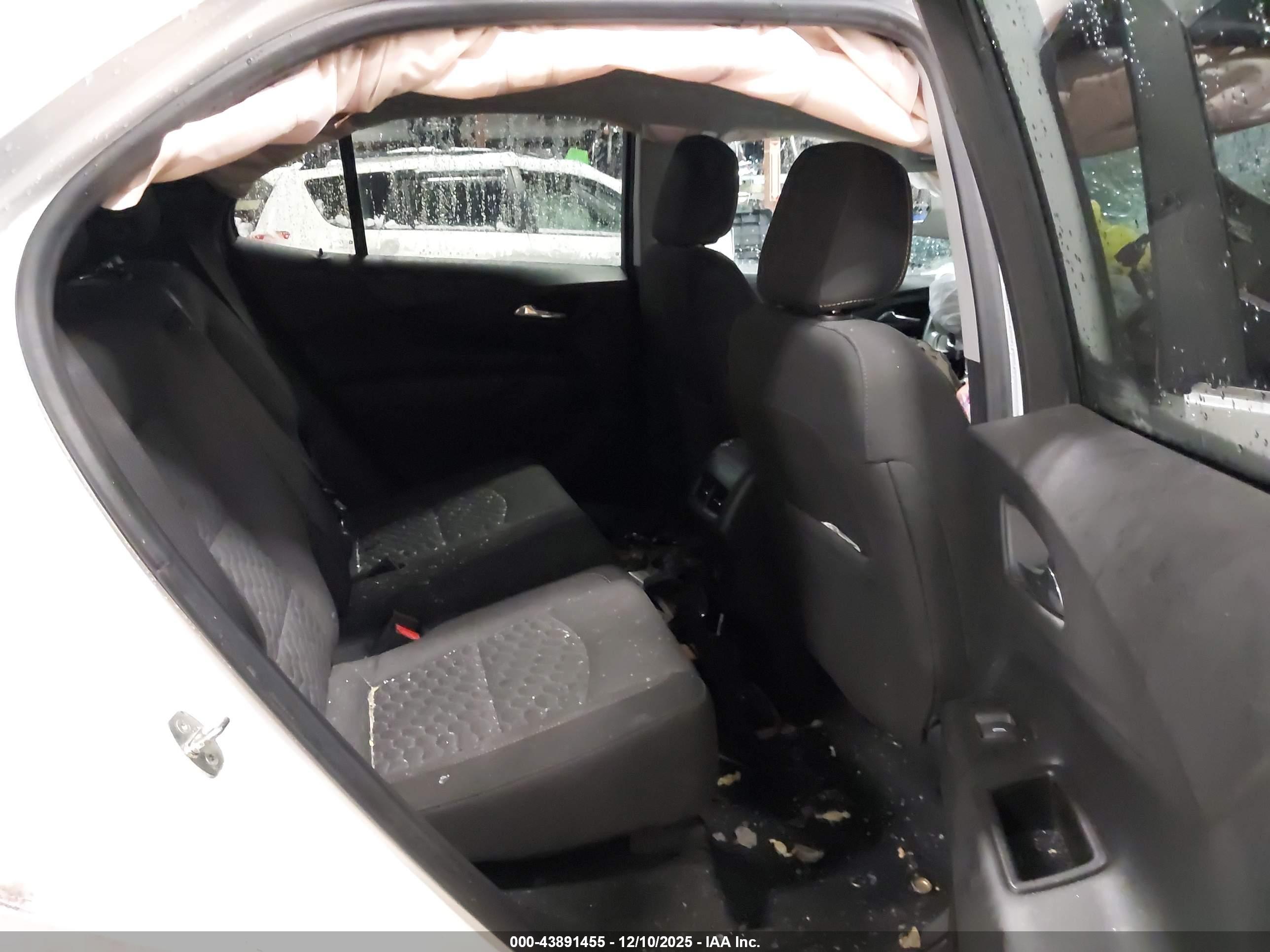 CHEVROLET EQUINOX image 8