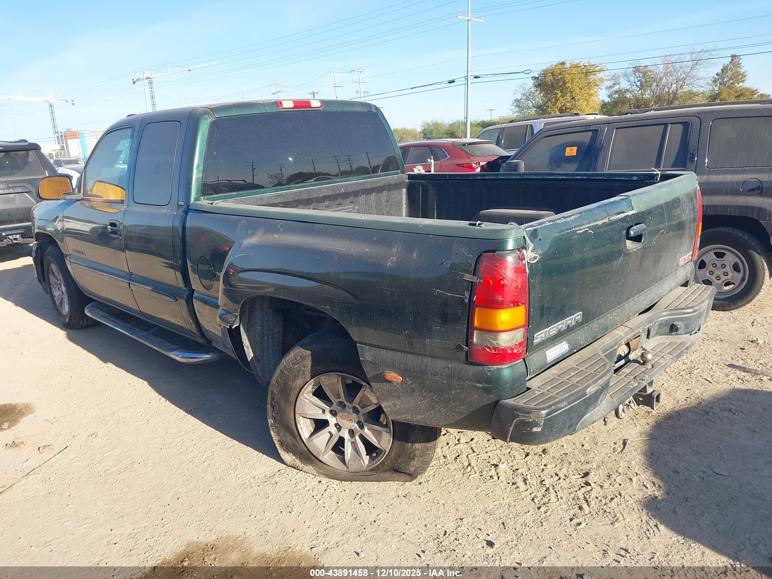 GMC SIERRA image 3