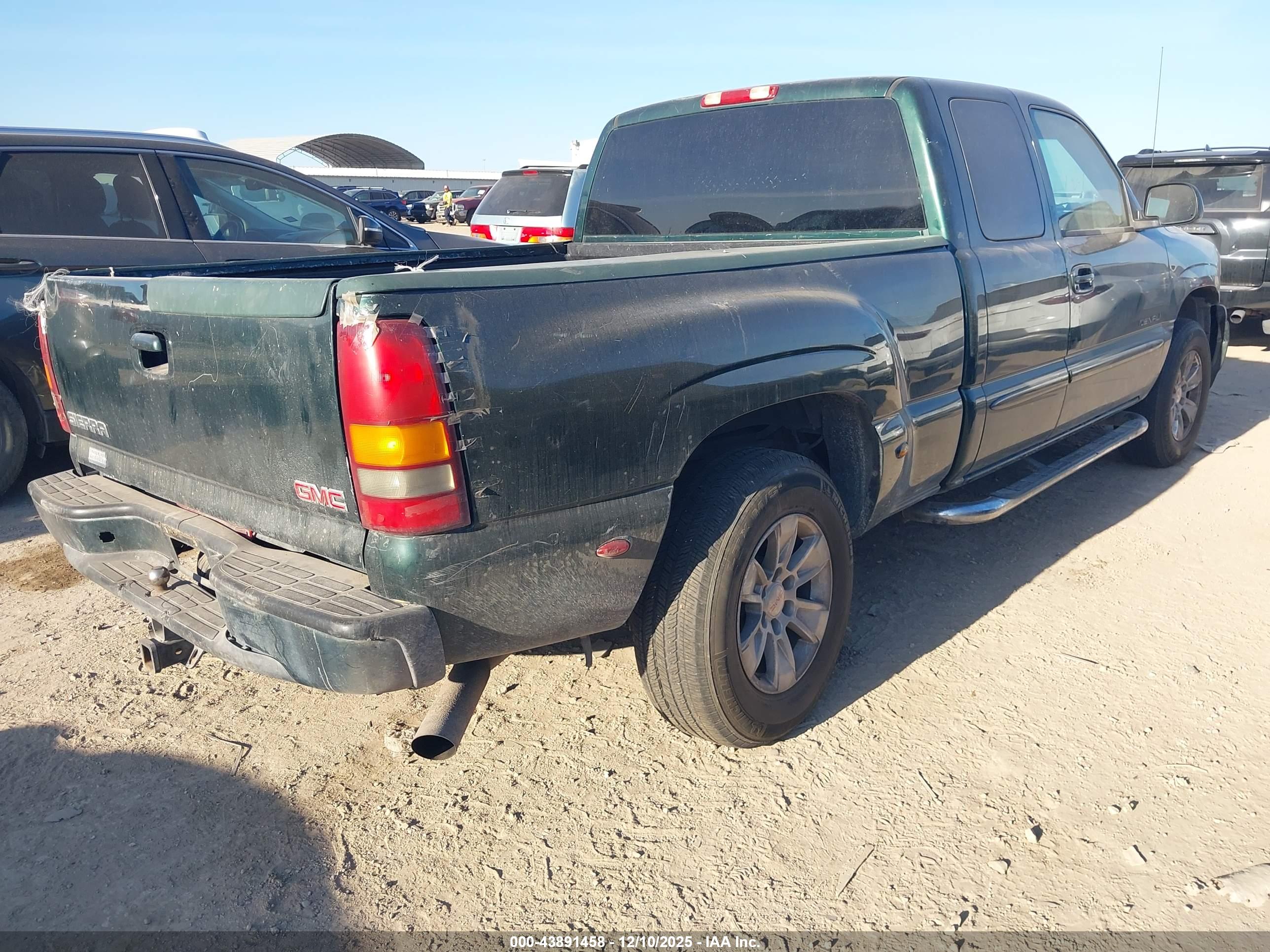 GMC SIERRA image 4