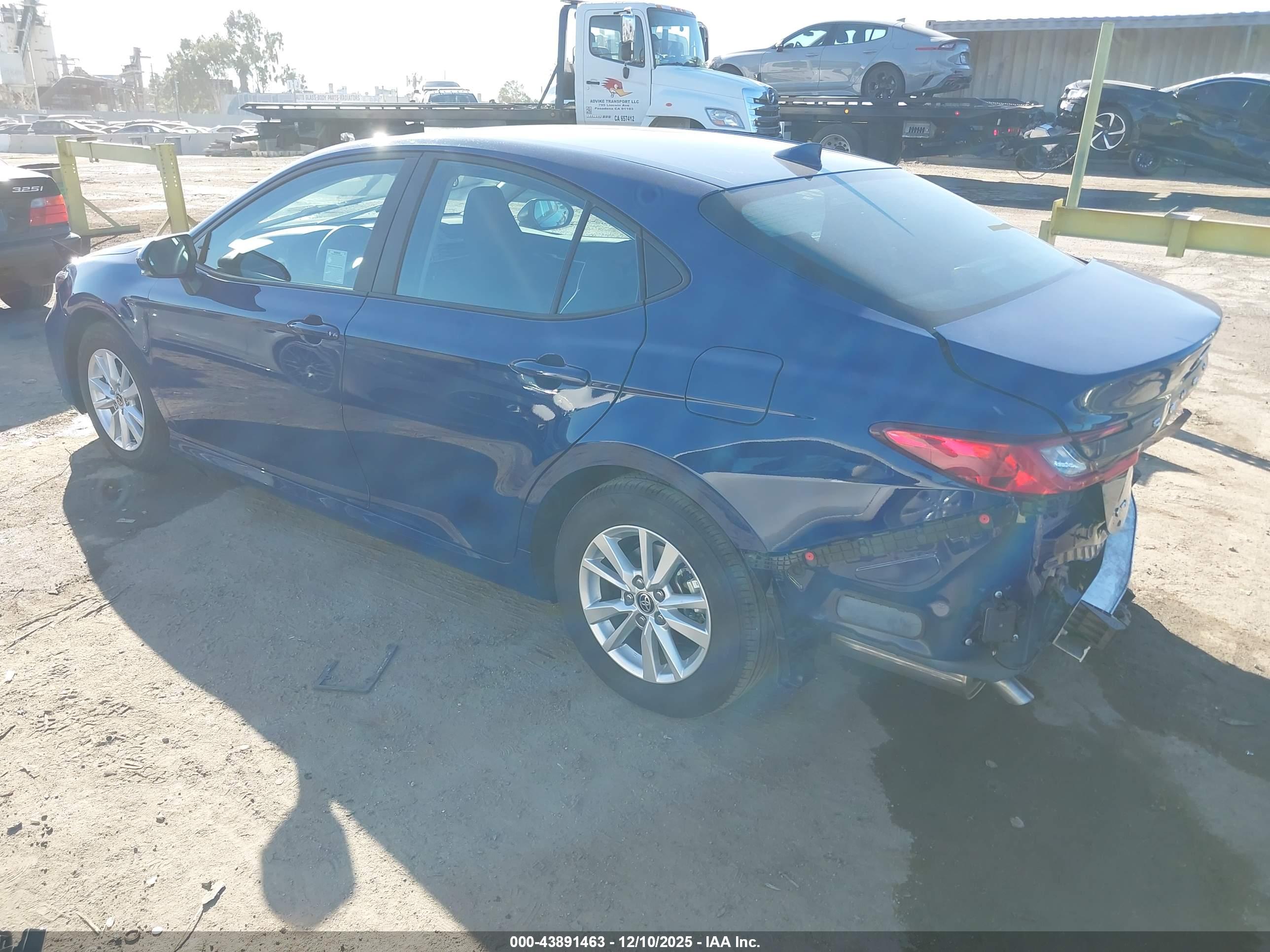 TOYOTA CAMRY image 3