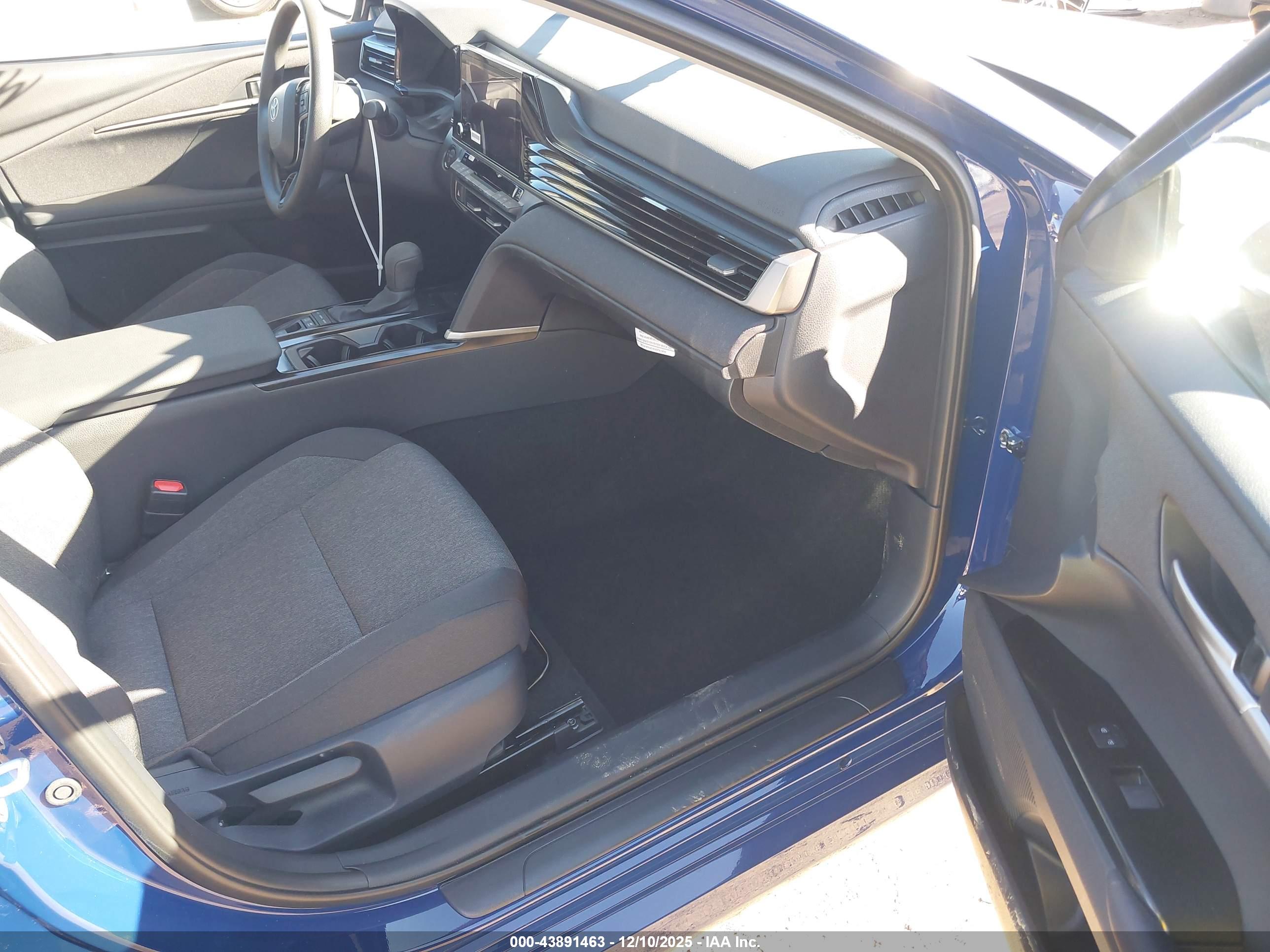TOYOTA CAMRY image 5