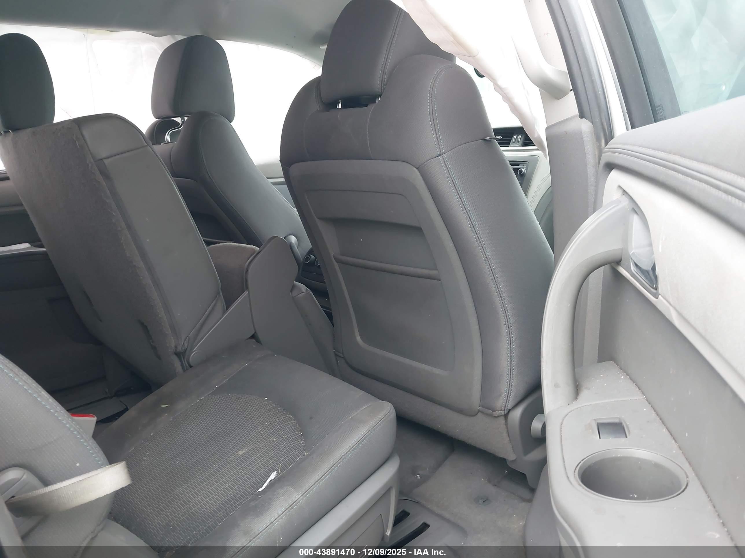CHEVROLET TRAVERSE image 8