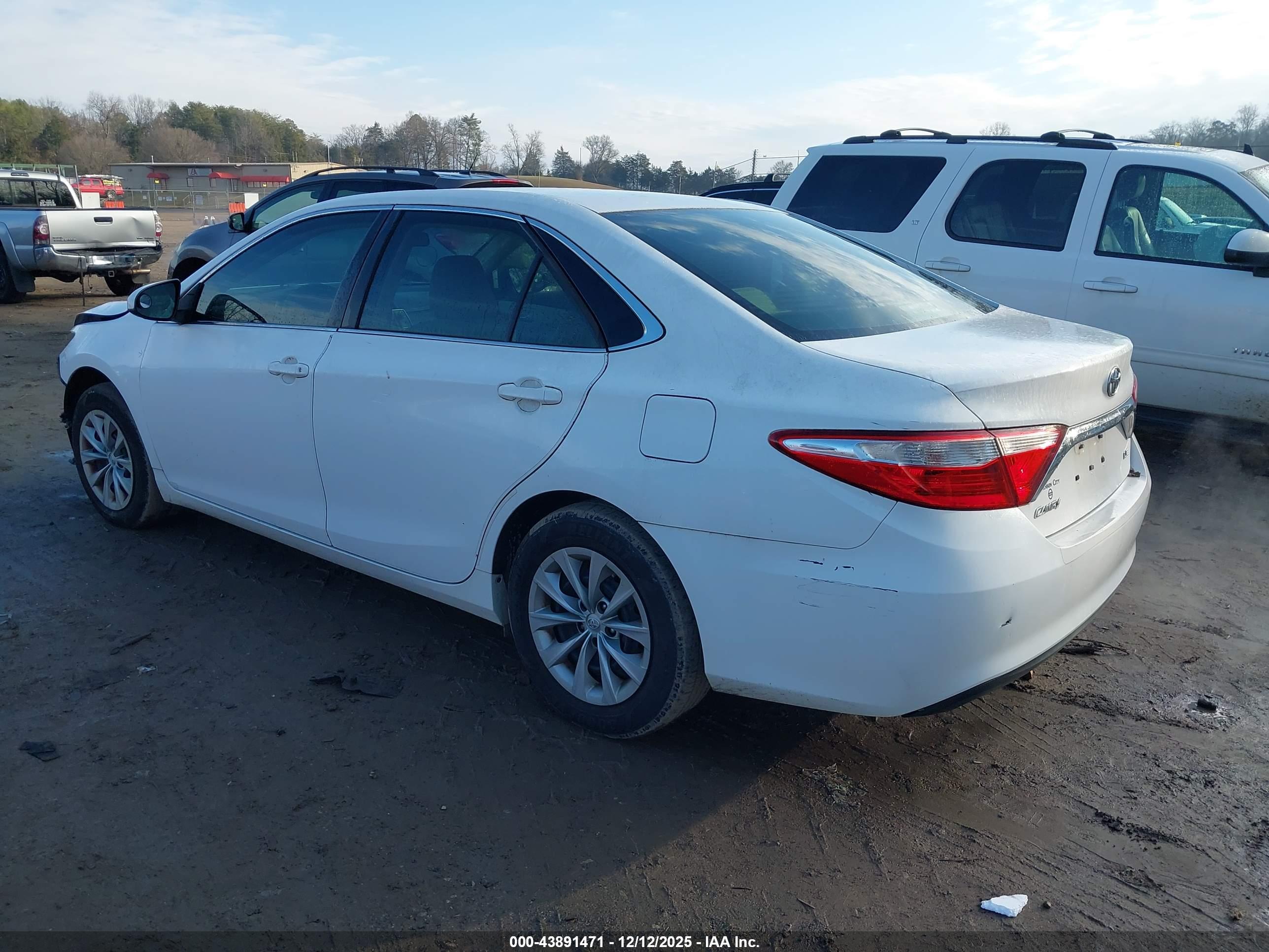 TOYOTA CAMRY image 3