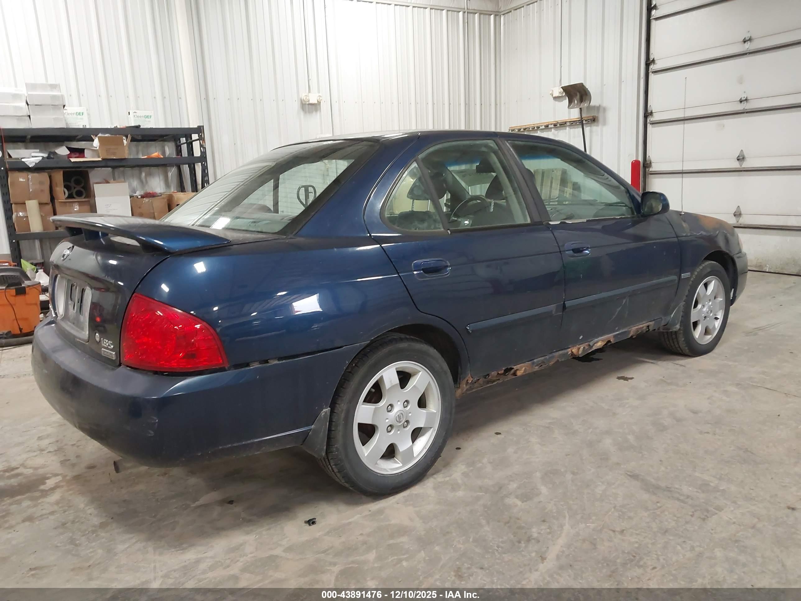 NISSAN SENTRA image 4