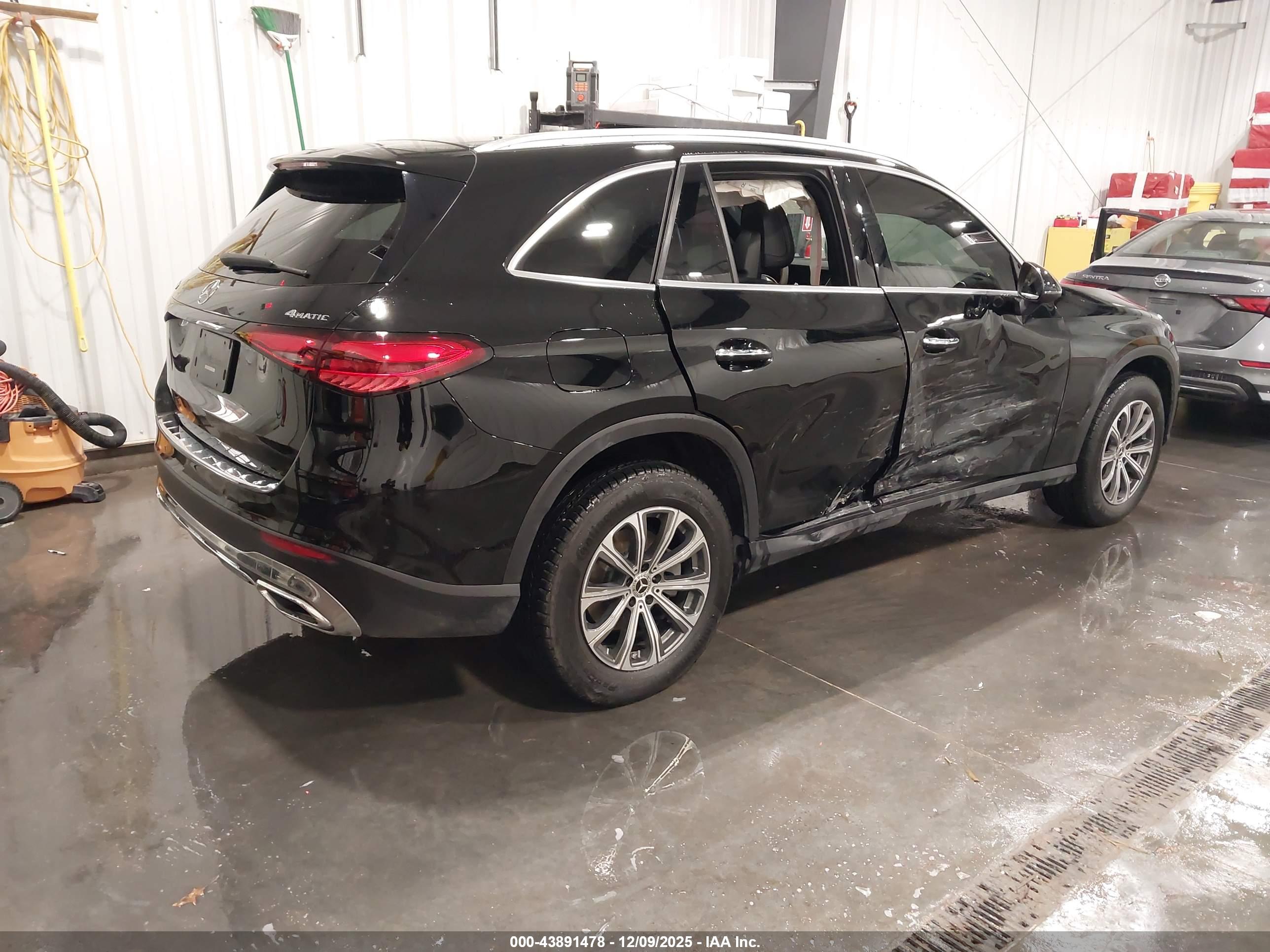 MERCEDES-BENZ GLC image 4