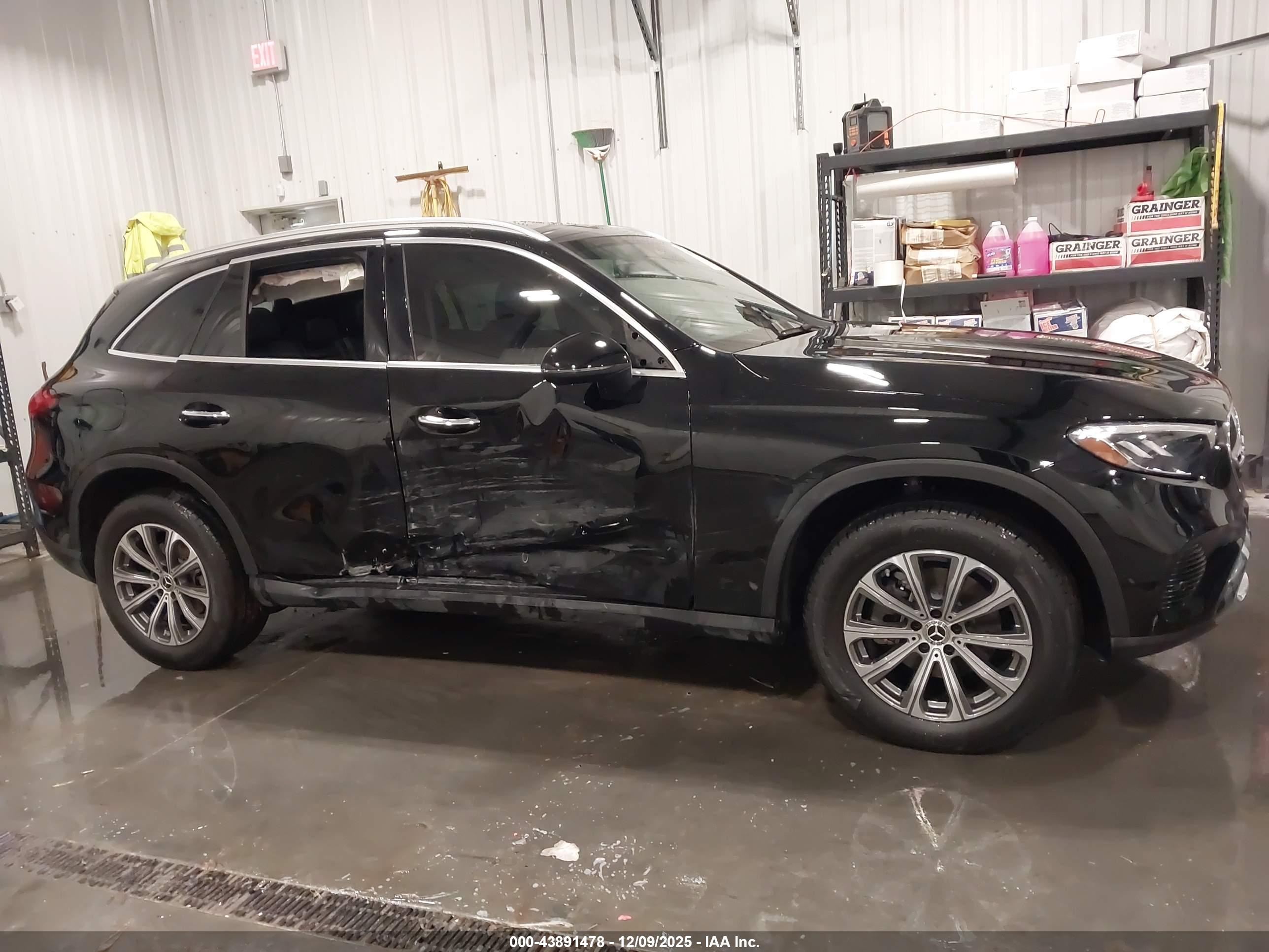 MERCEDES-BENZ GLC image 6