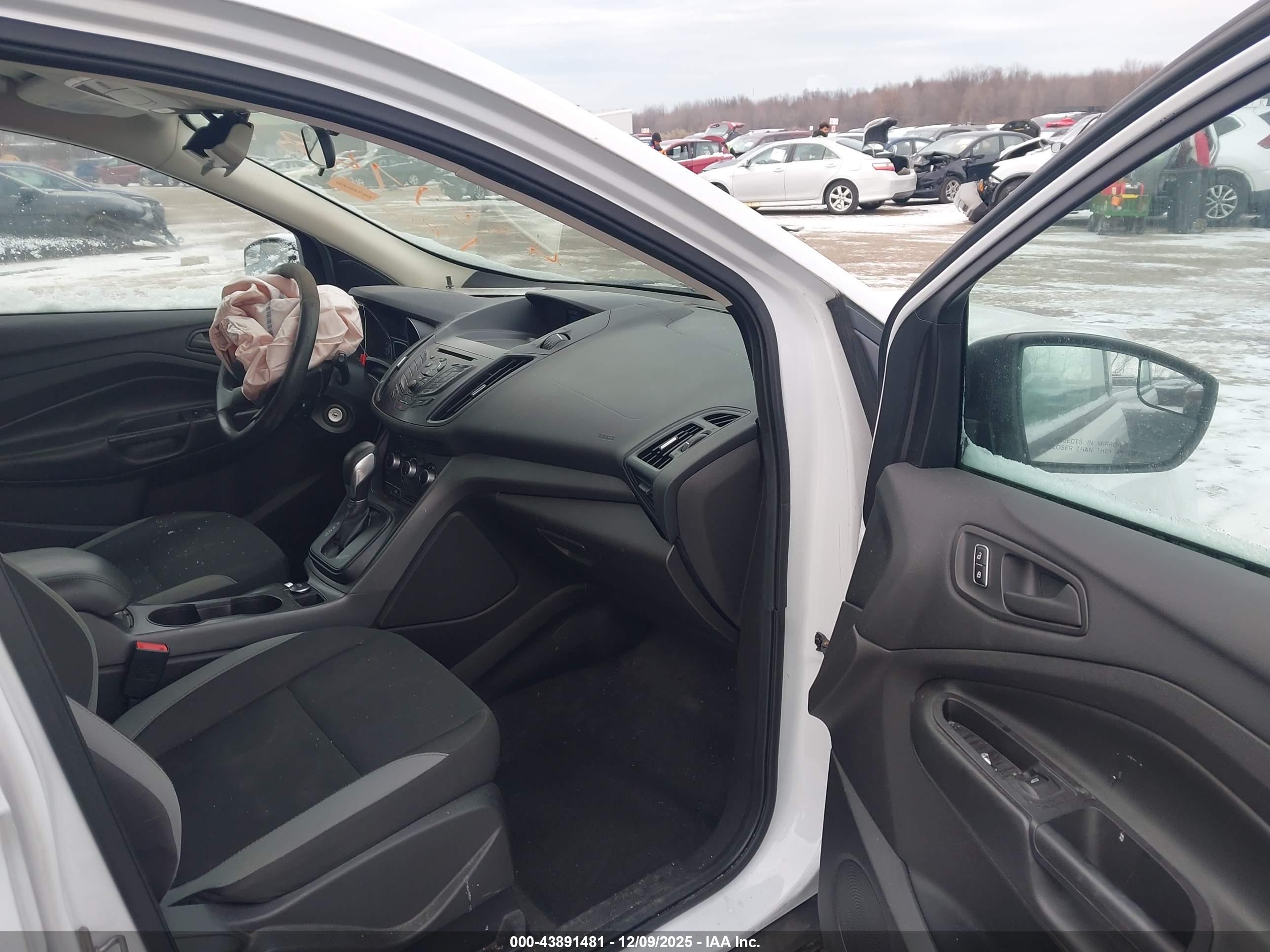FORD ESCAPE image 5