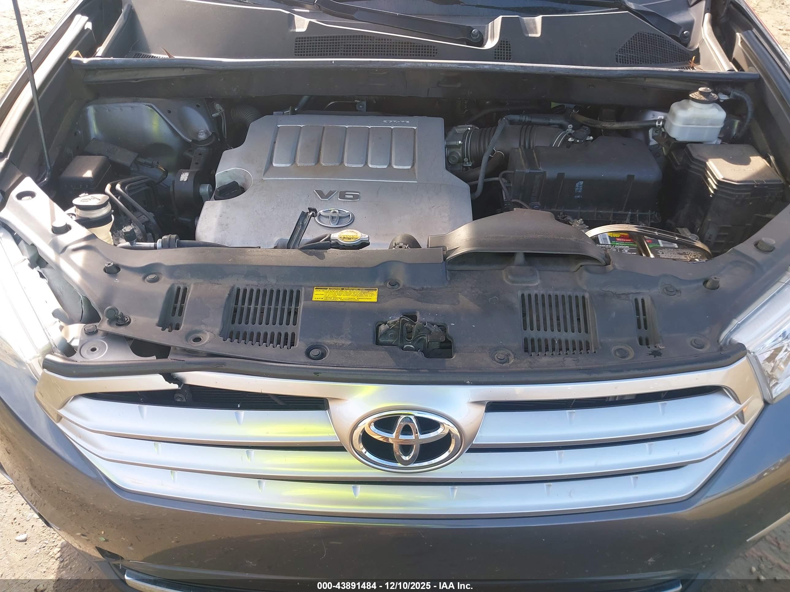 TOYOTA HIGHLANDER image 10
