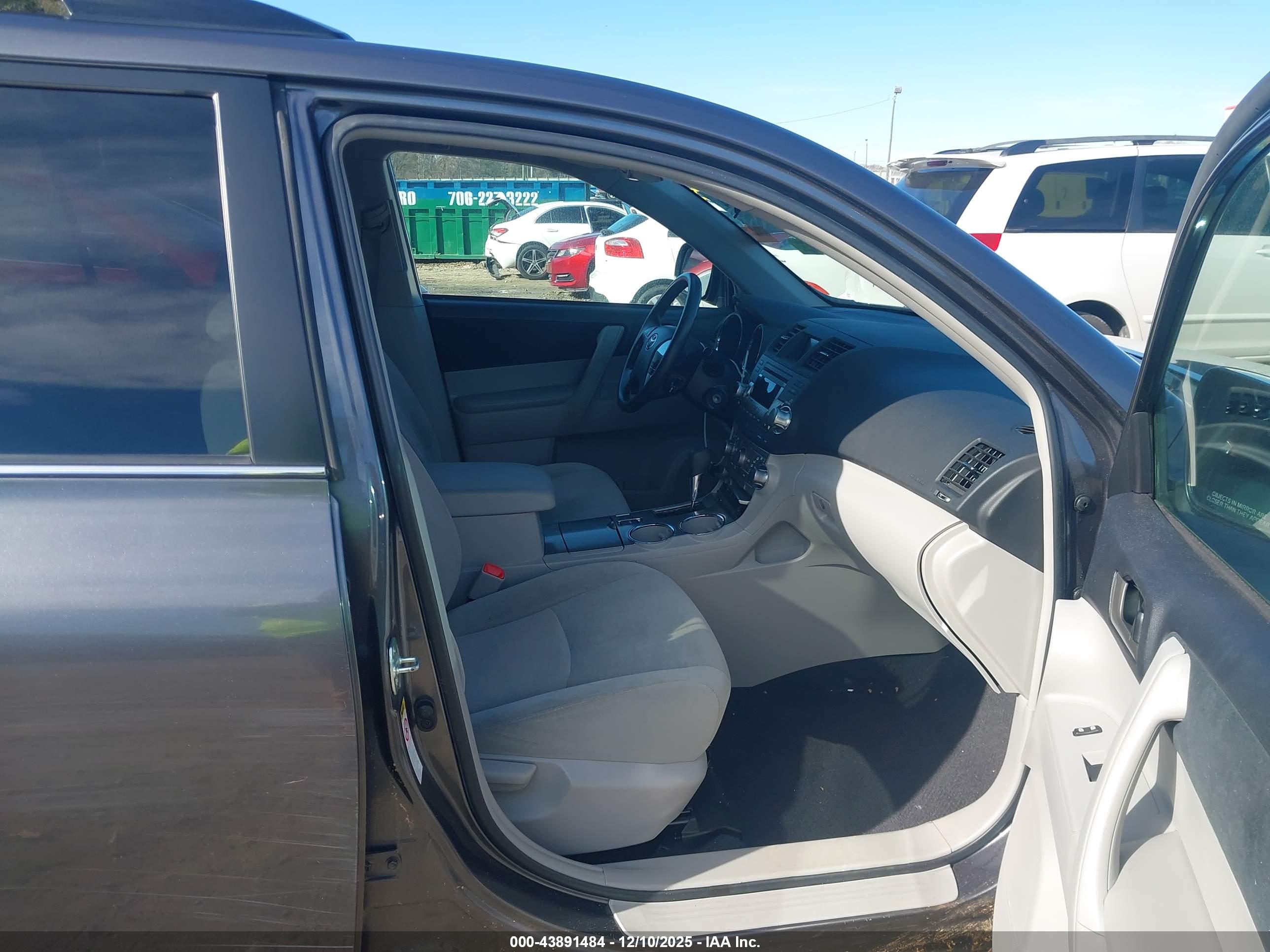 TOYOTA HIGHLANDER image 5