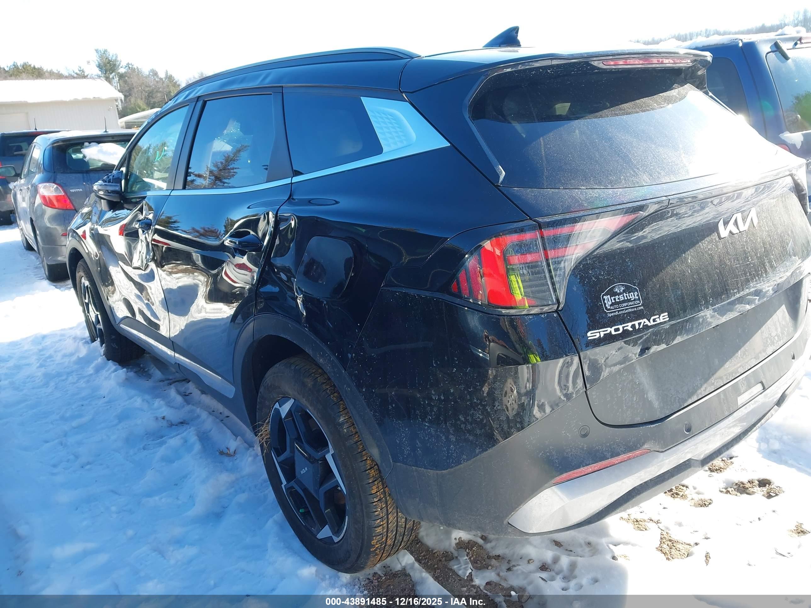 KIA SPORTAGE image 3