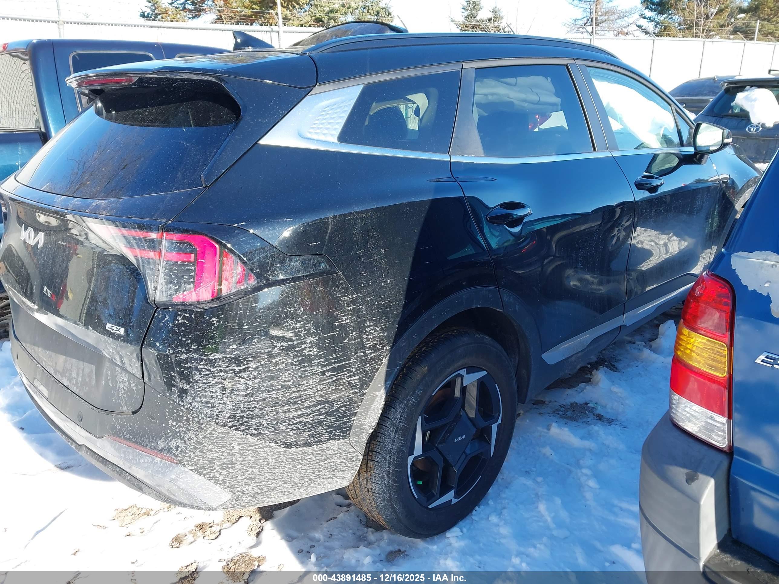 KIA SPORTAGE image 4