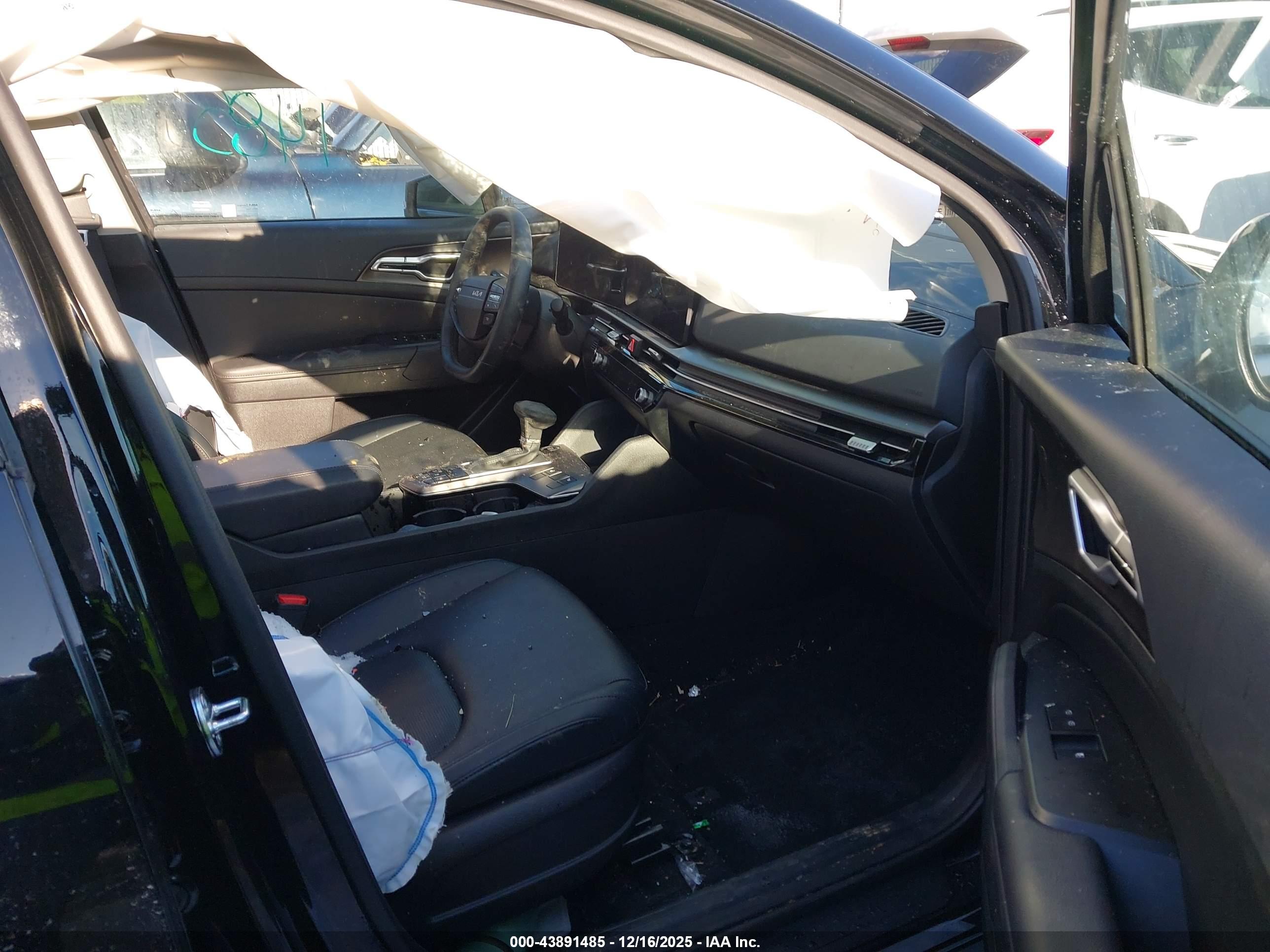 KIA SPORTAGE image 5