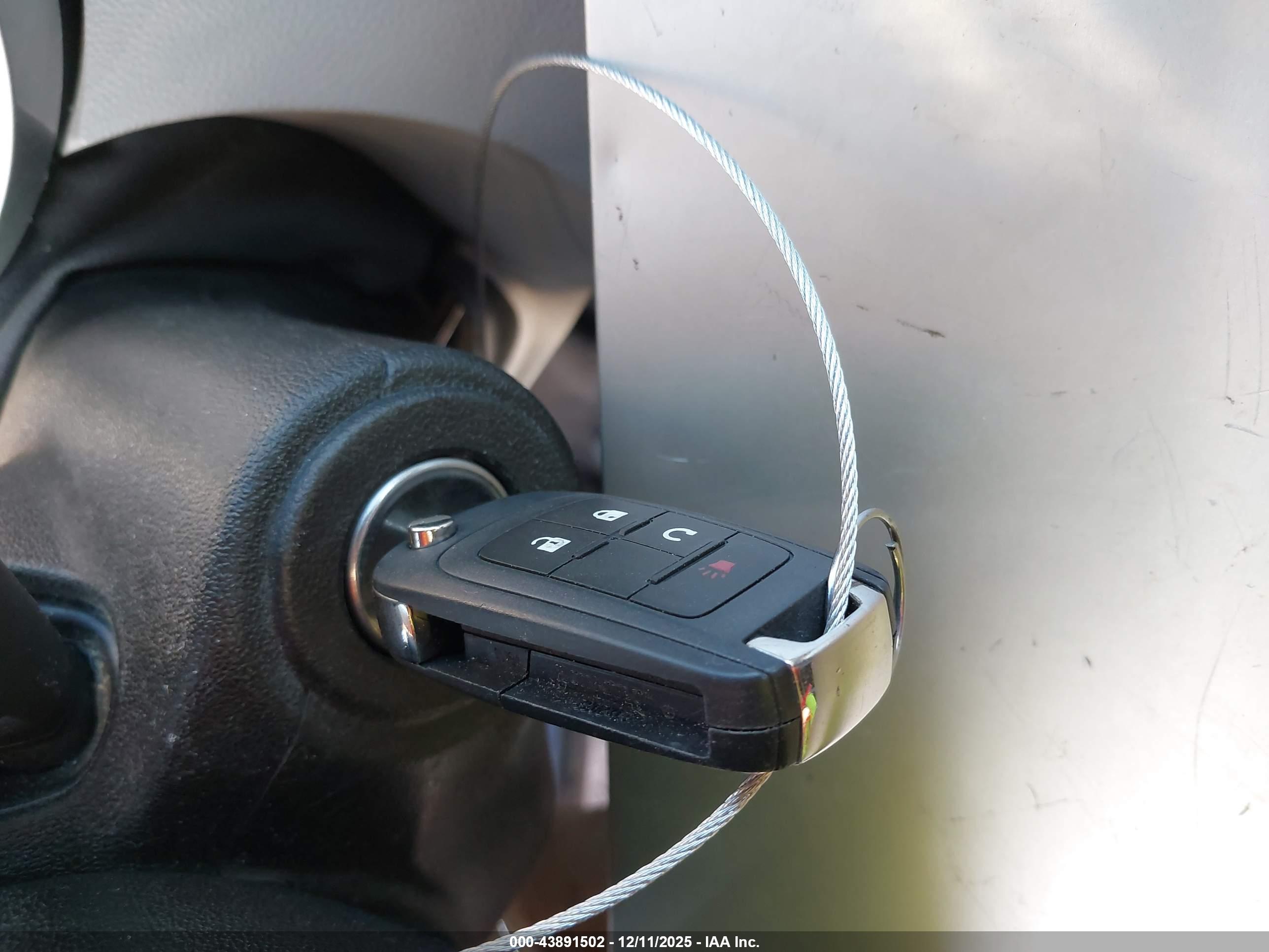 CHEVROLET EQUINOX image 11