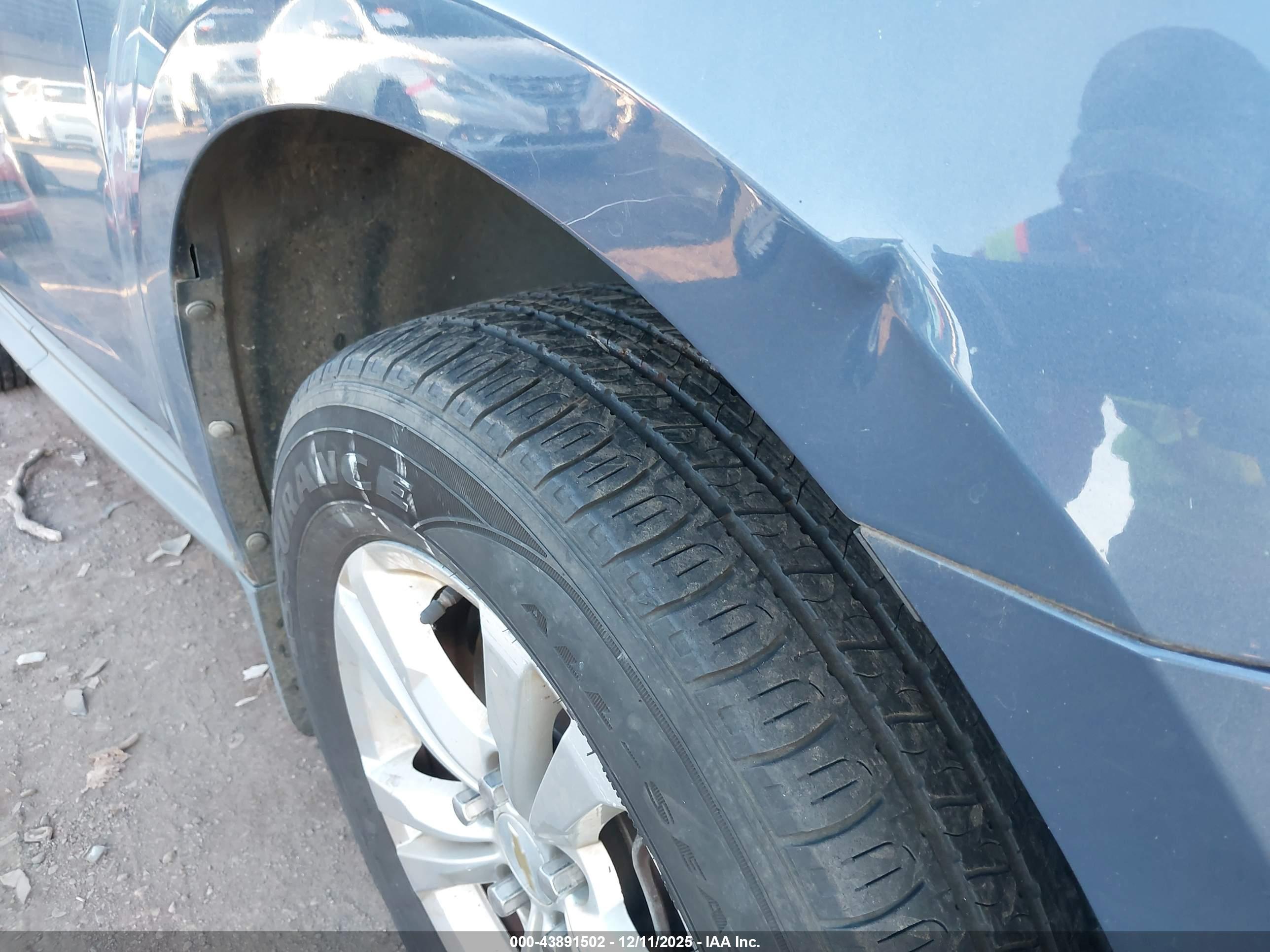 CHEVROLET EQUINOX image 6