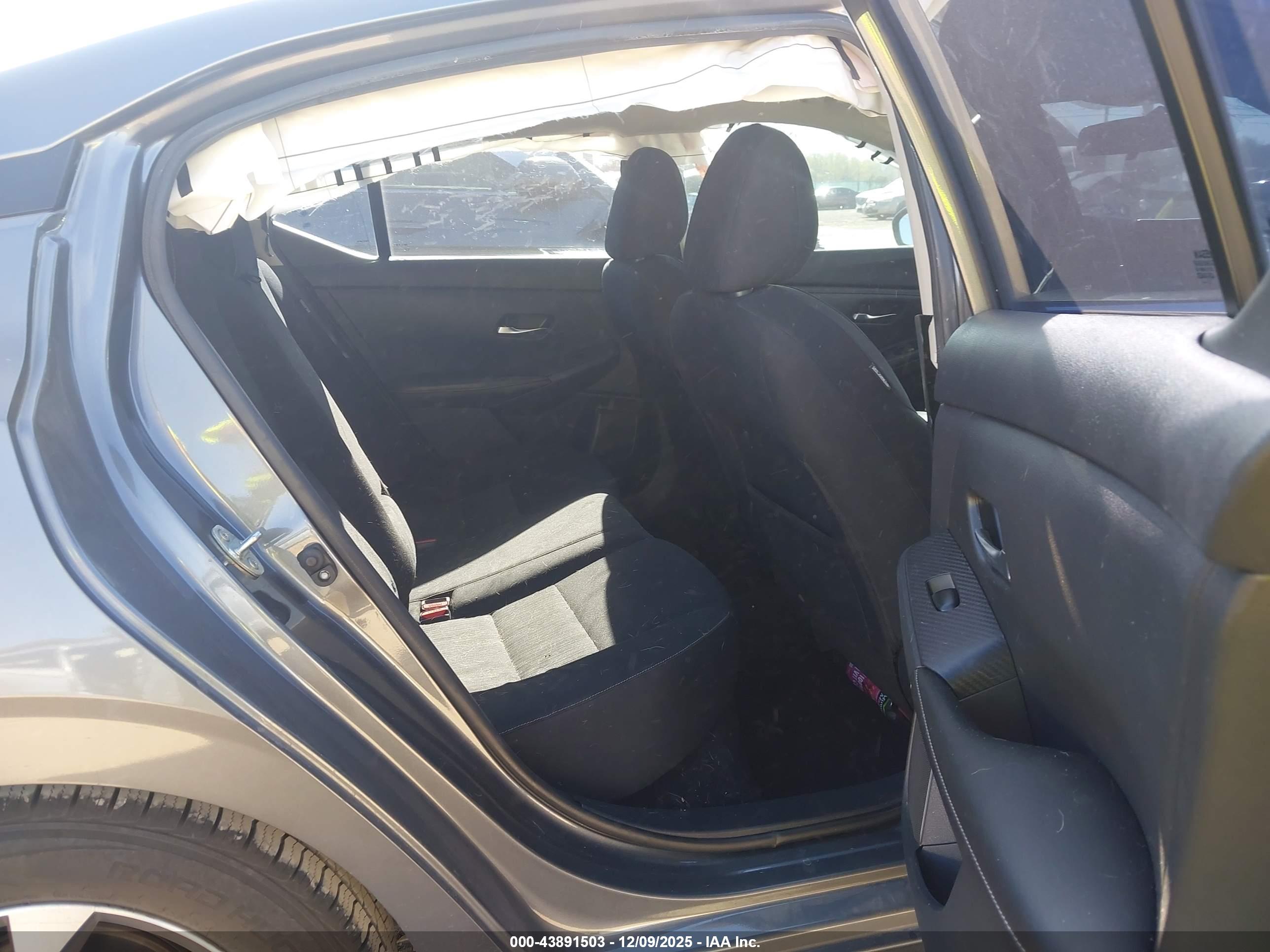 NISSAN SENTRA image 8
