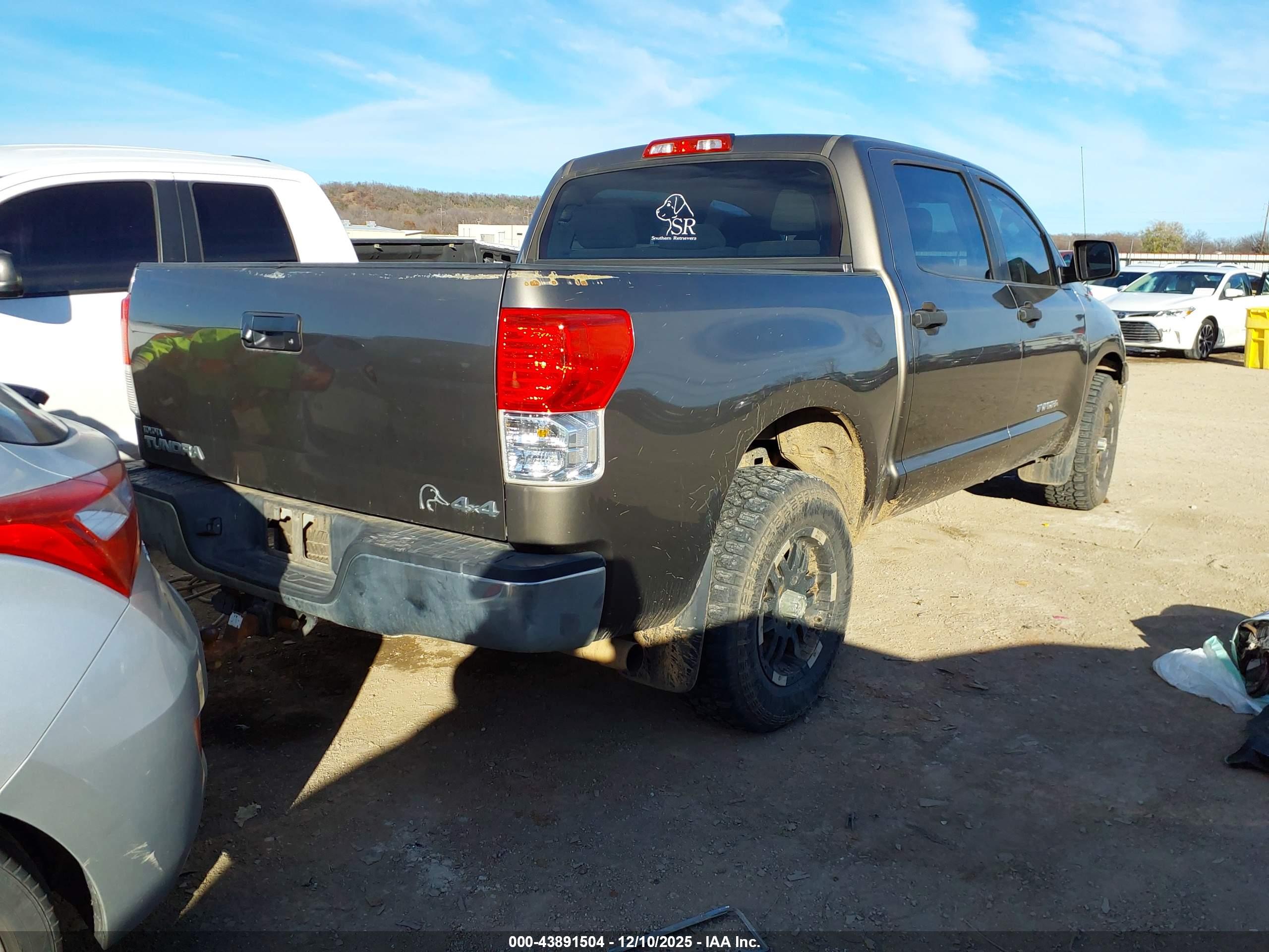 TOYOTA TUNDRA image 4