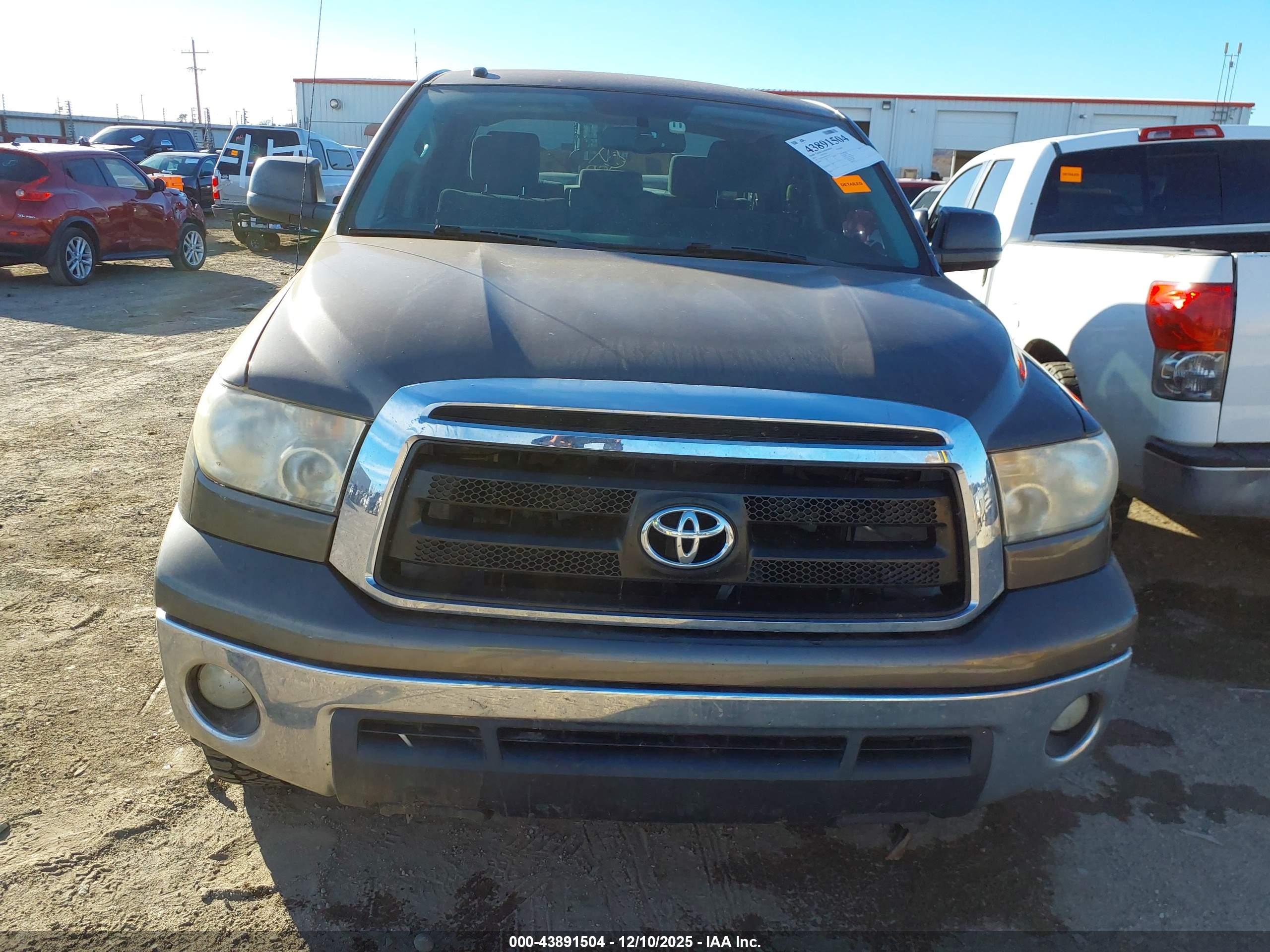 TOYOTA TUNDRA image 6