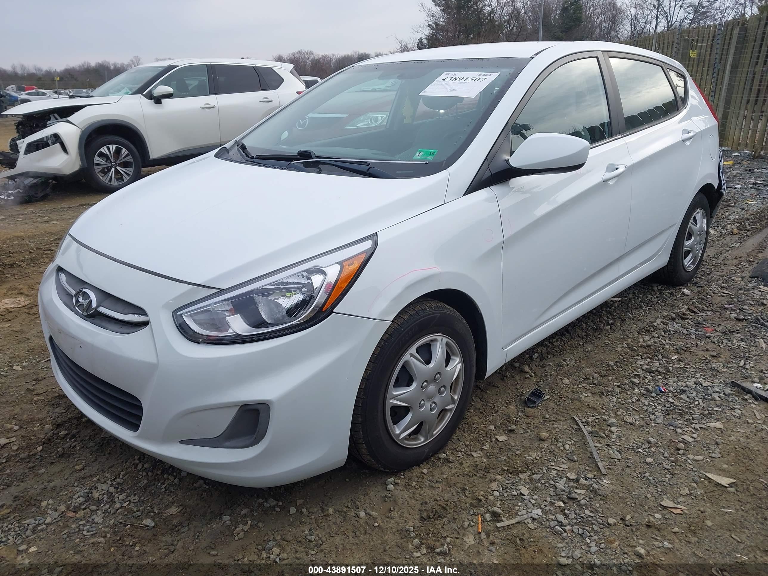 HYUNDAI ACCENT image 2