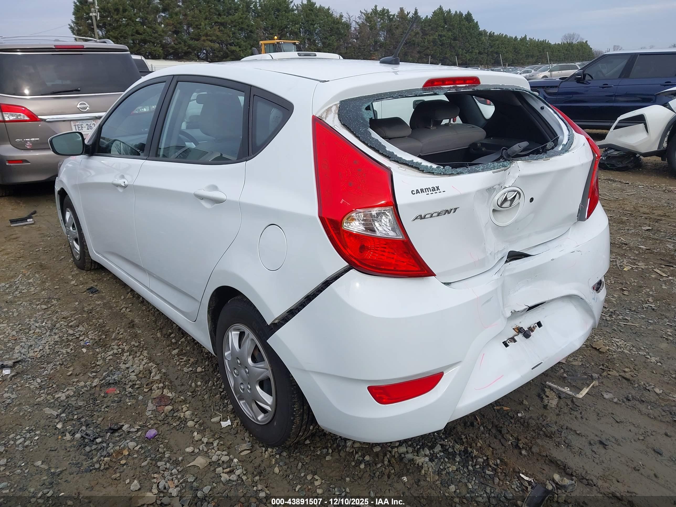 HYUNDAI ACCENT image 3