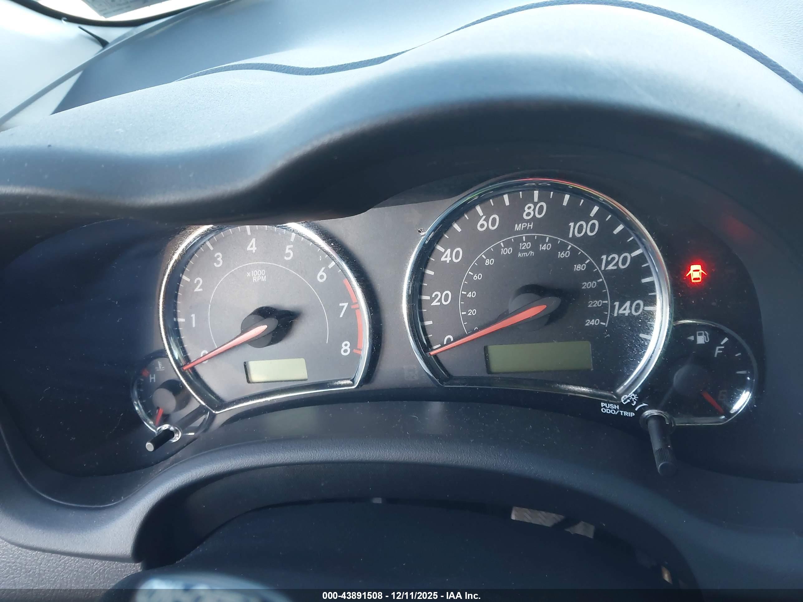 TOYOTA COROLLA image 7