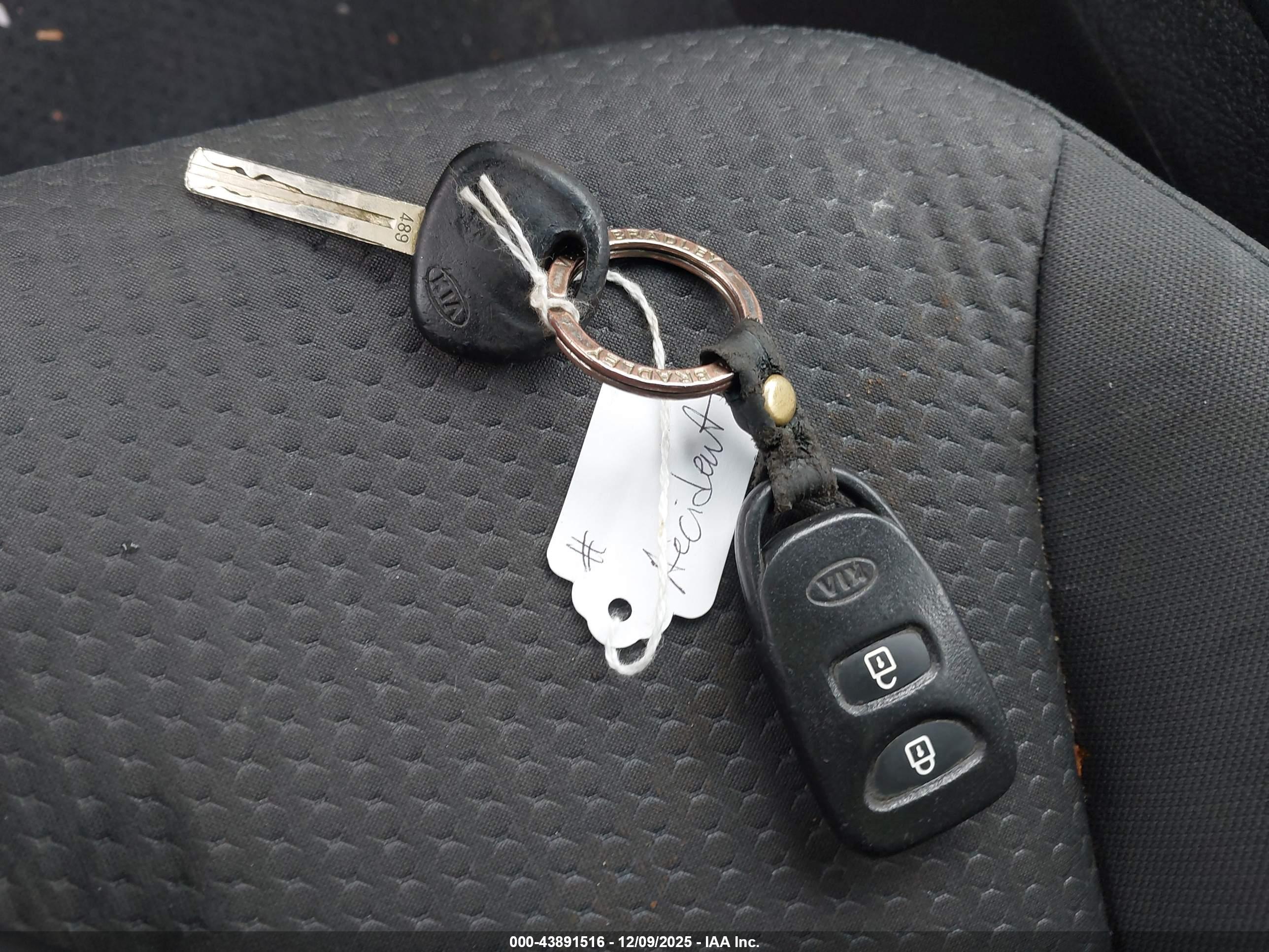 KIA SORENTO image 11