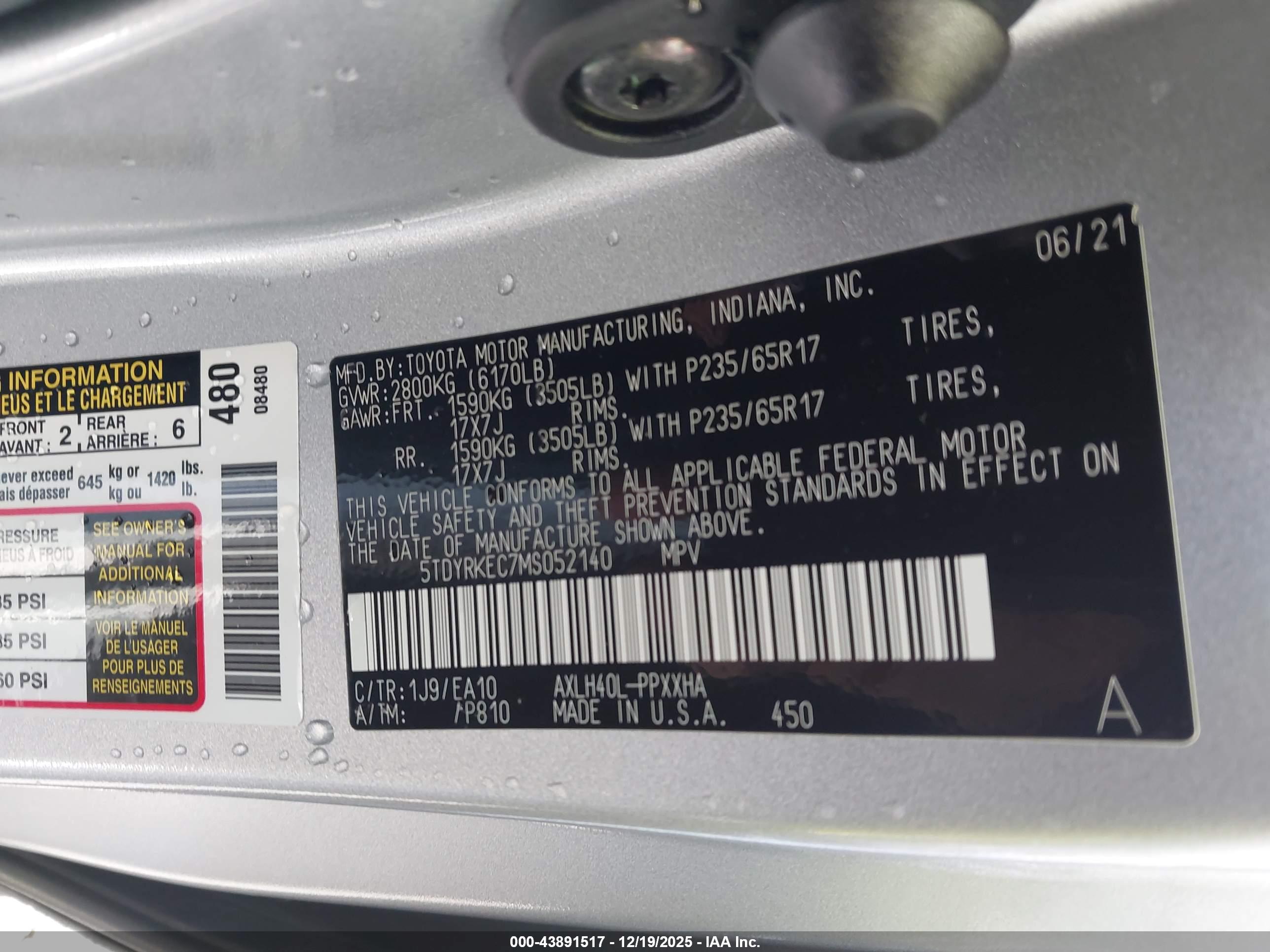 TOYOTA SIENNA image 9