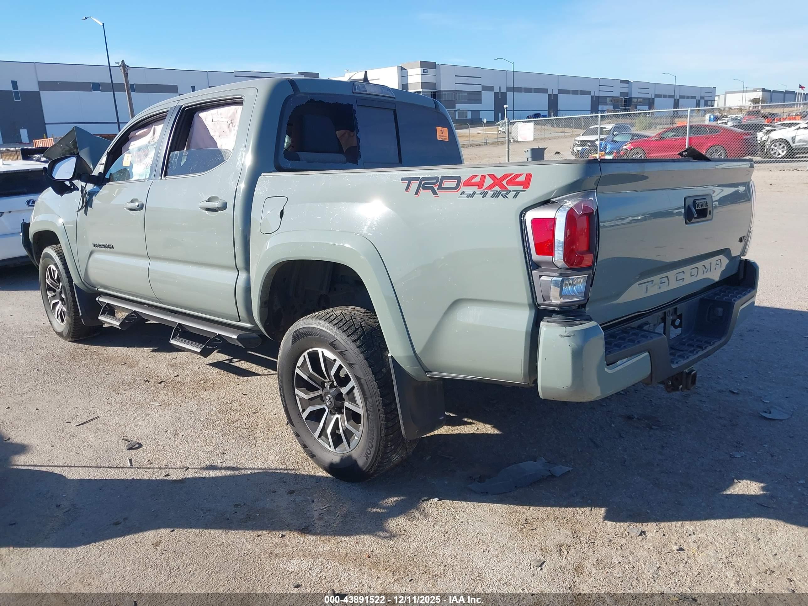TOYOTA TACOMA image 3