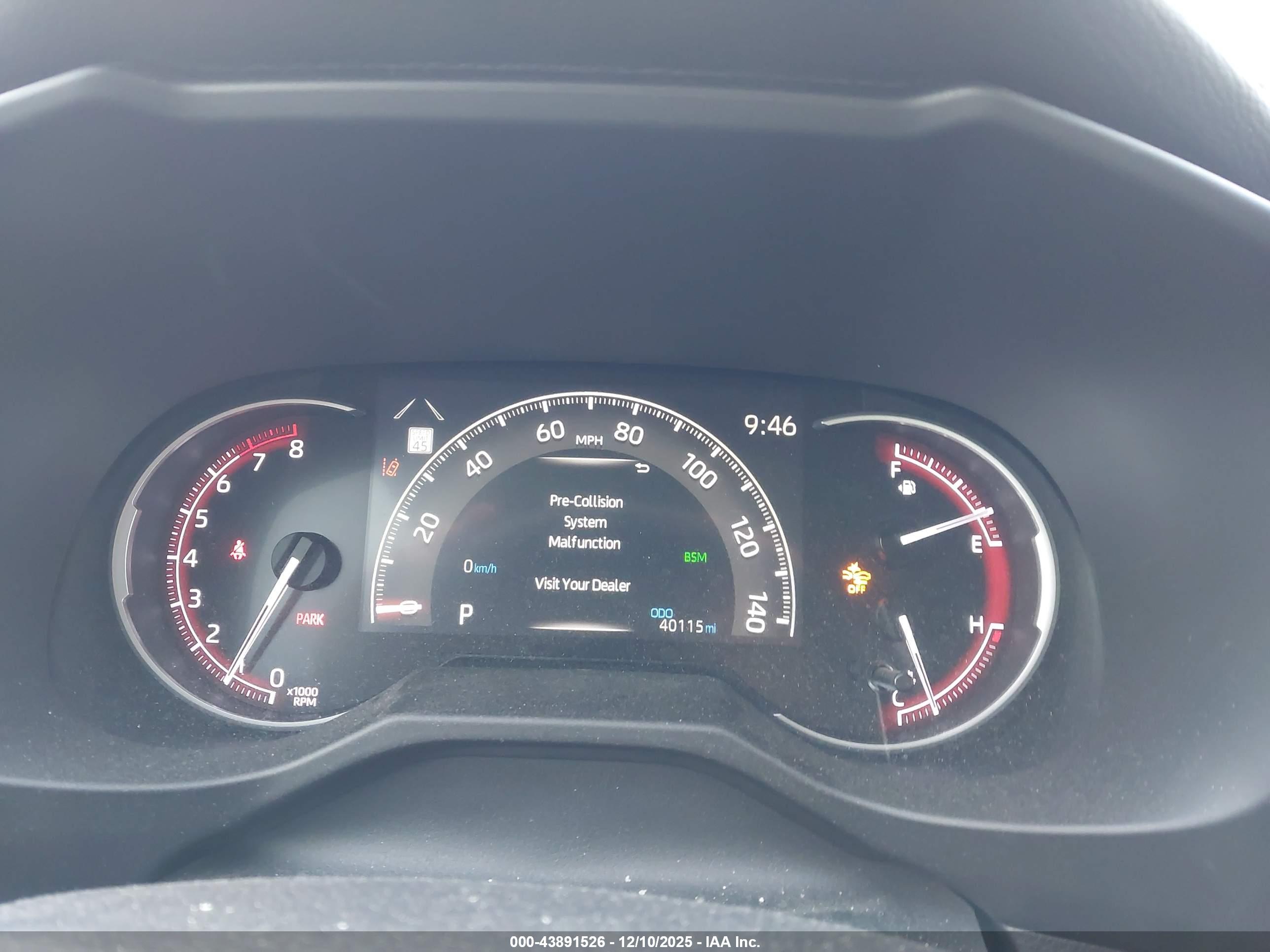 TOYOTA RAV4 image 7