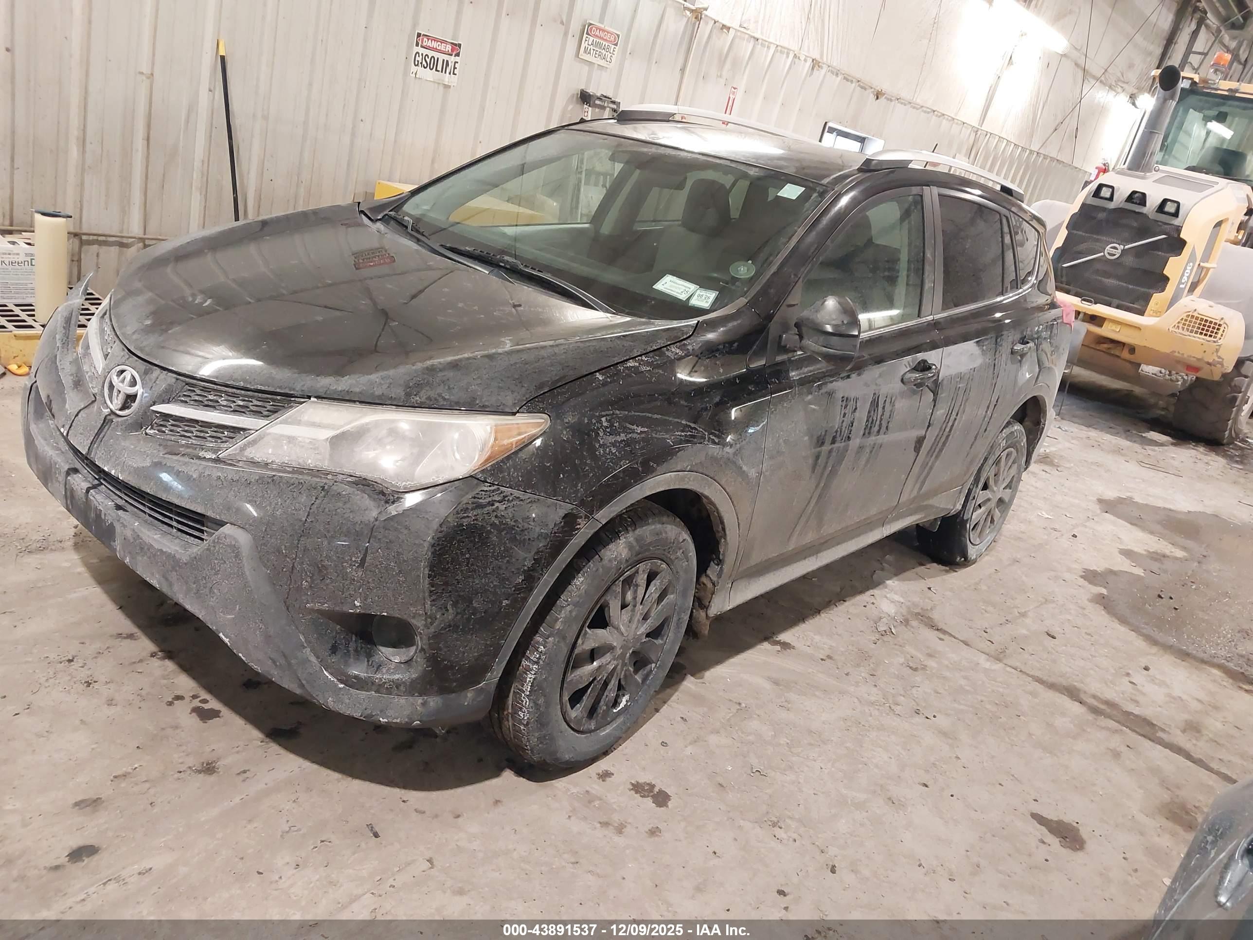 TOYOTA RAV4 image 2