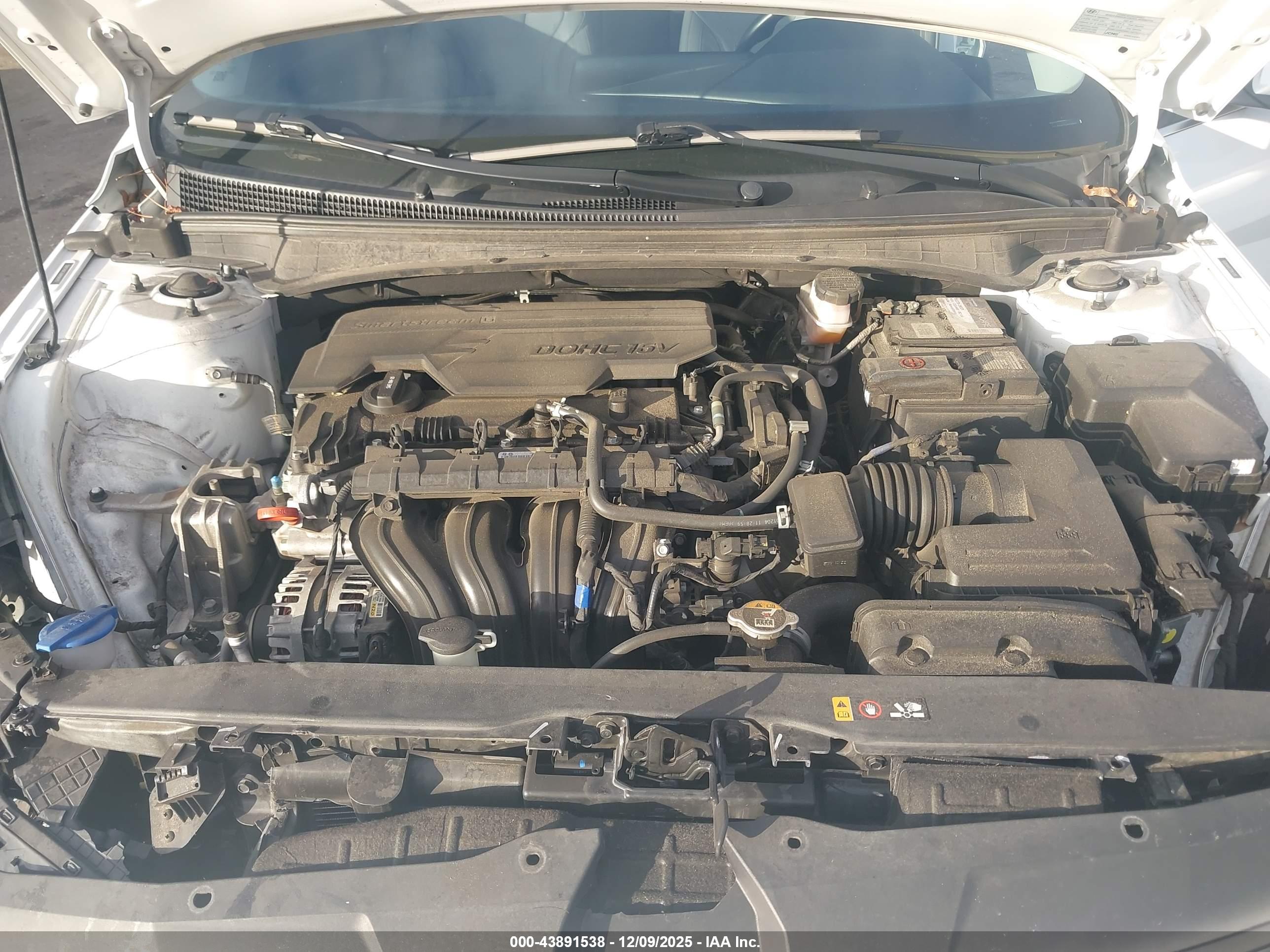HYUNDAI ELANTRA image 10