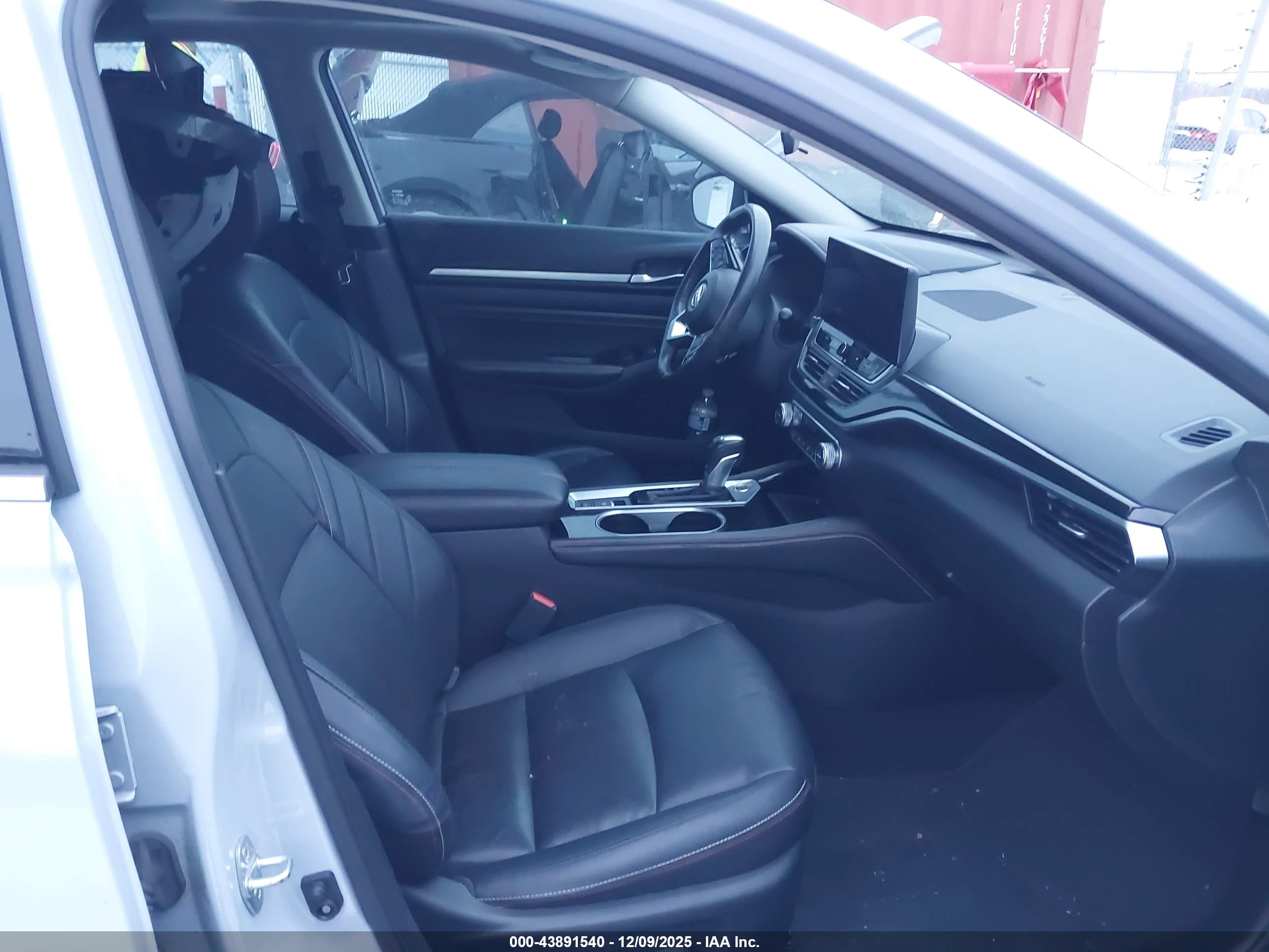 NISSAN ALTIMA image 5