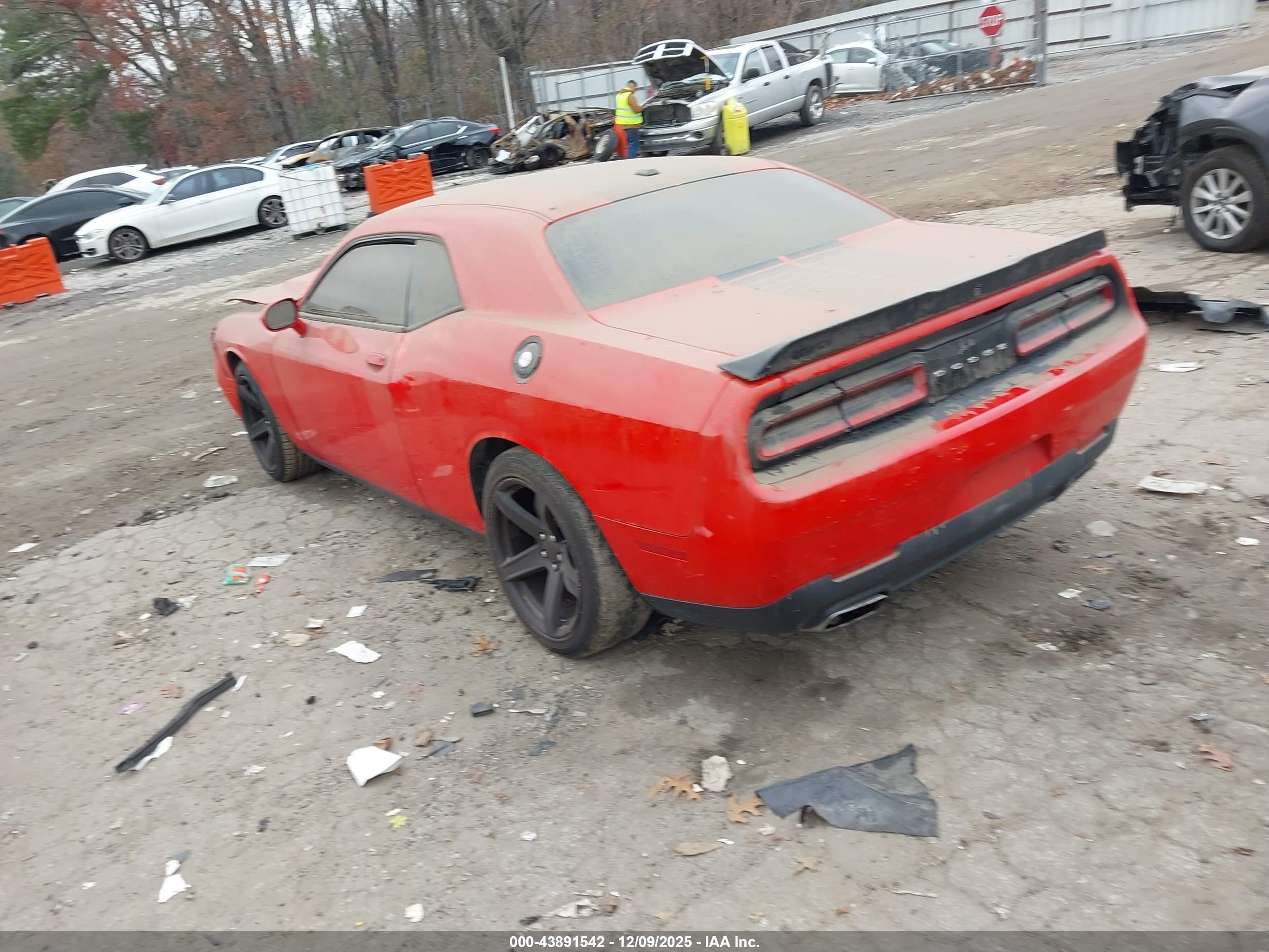 DODGE CHALLENGER image 3