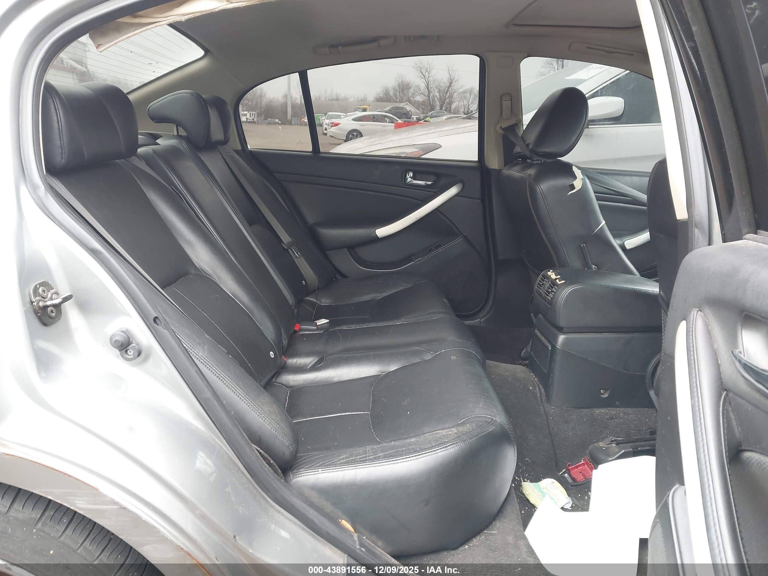 INFINITI G35 image 8