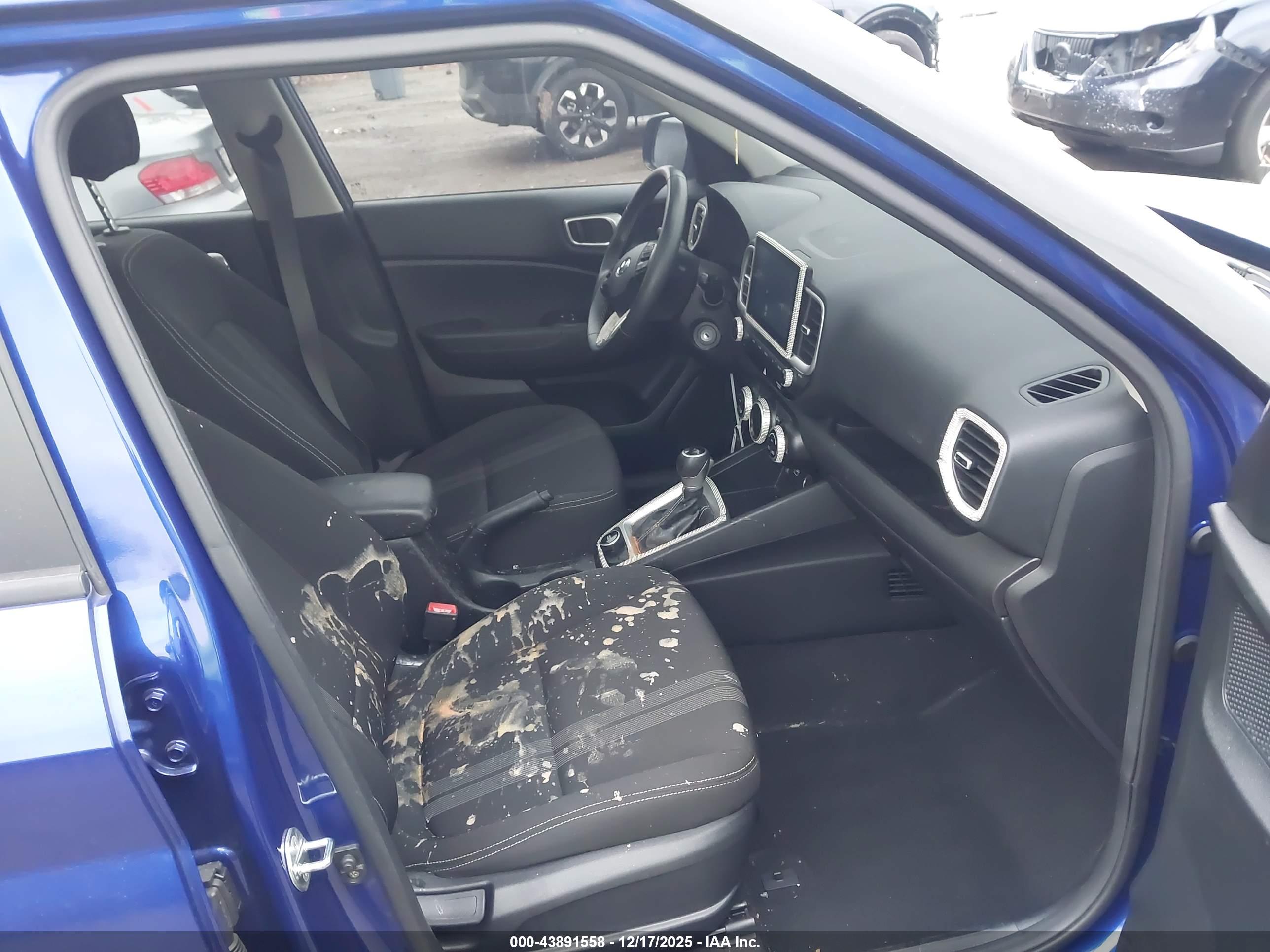 HYUNDAI VENUE image 5