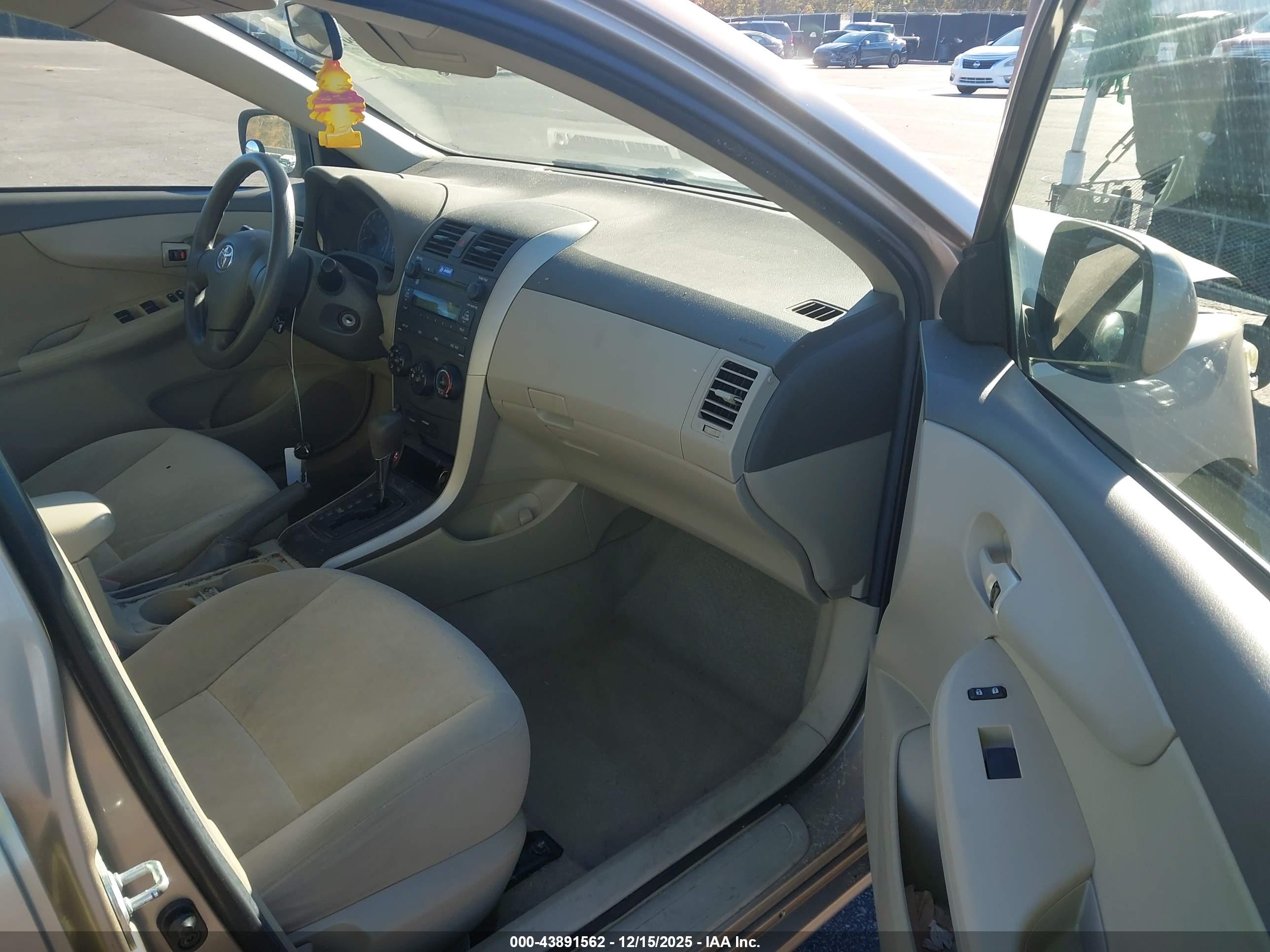 TOYOTA COROLLA image 5
