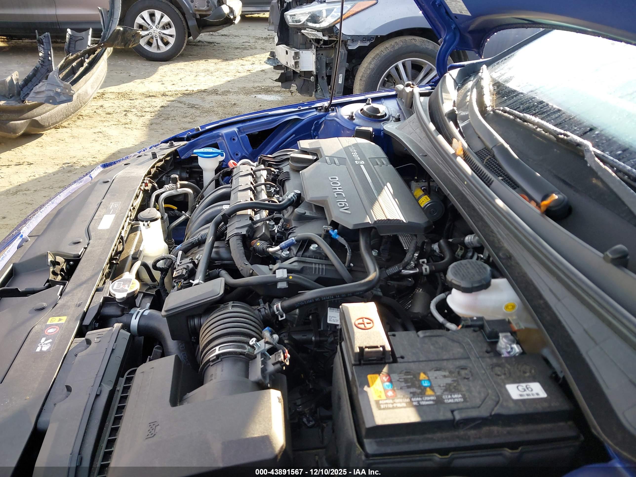 HYUNDAI ELANTRA image 10