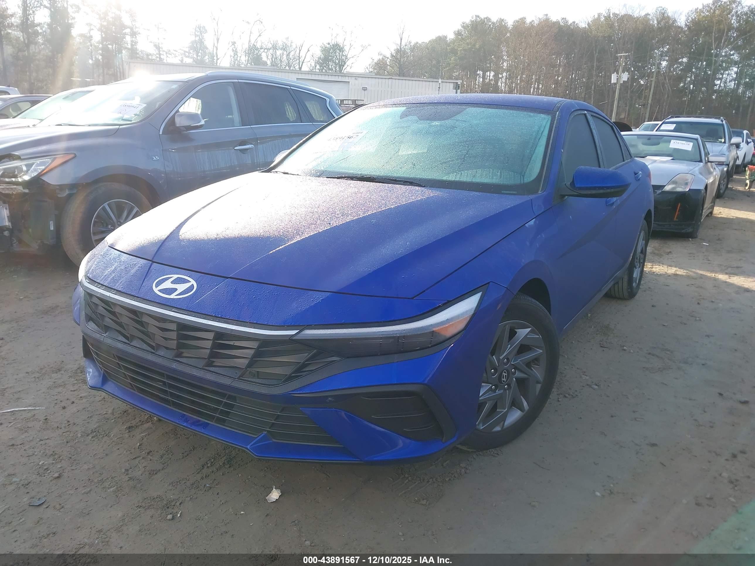 HYUNDAI ELANTRA image 2