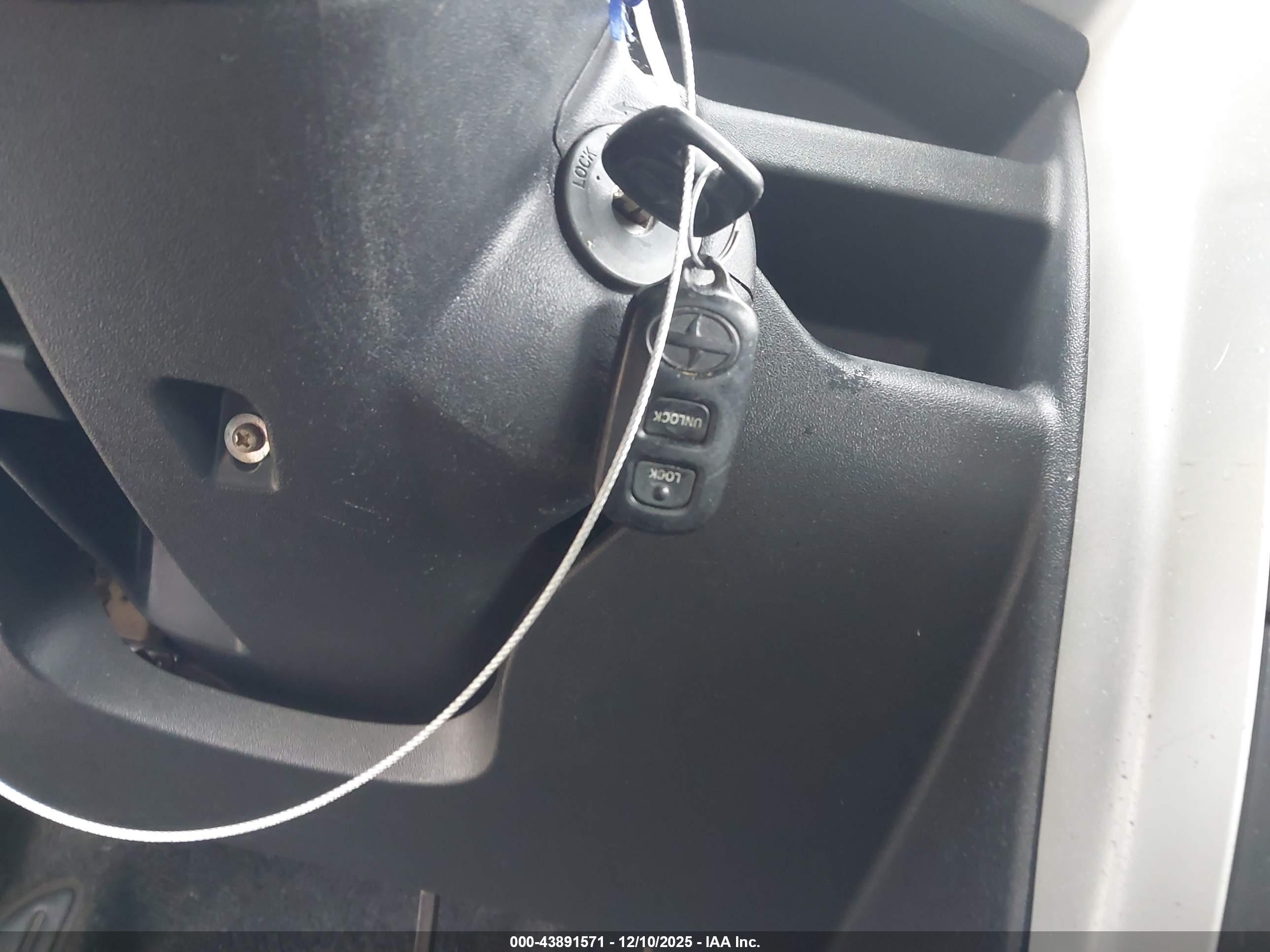 SCION XB image 11