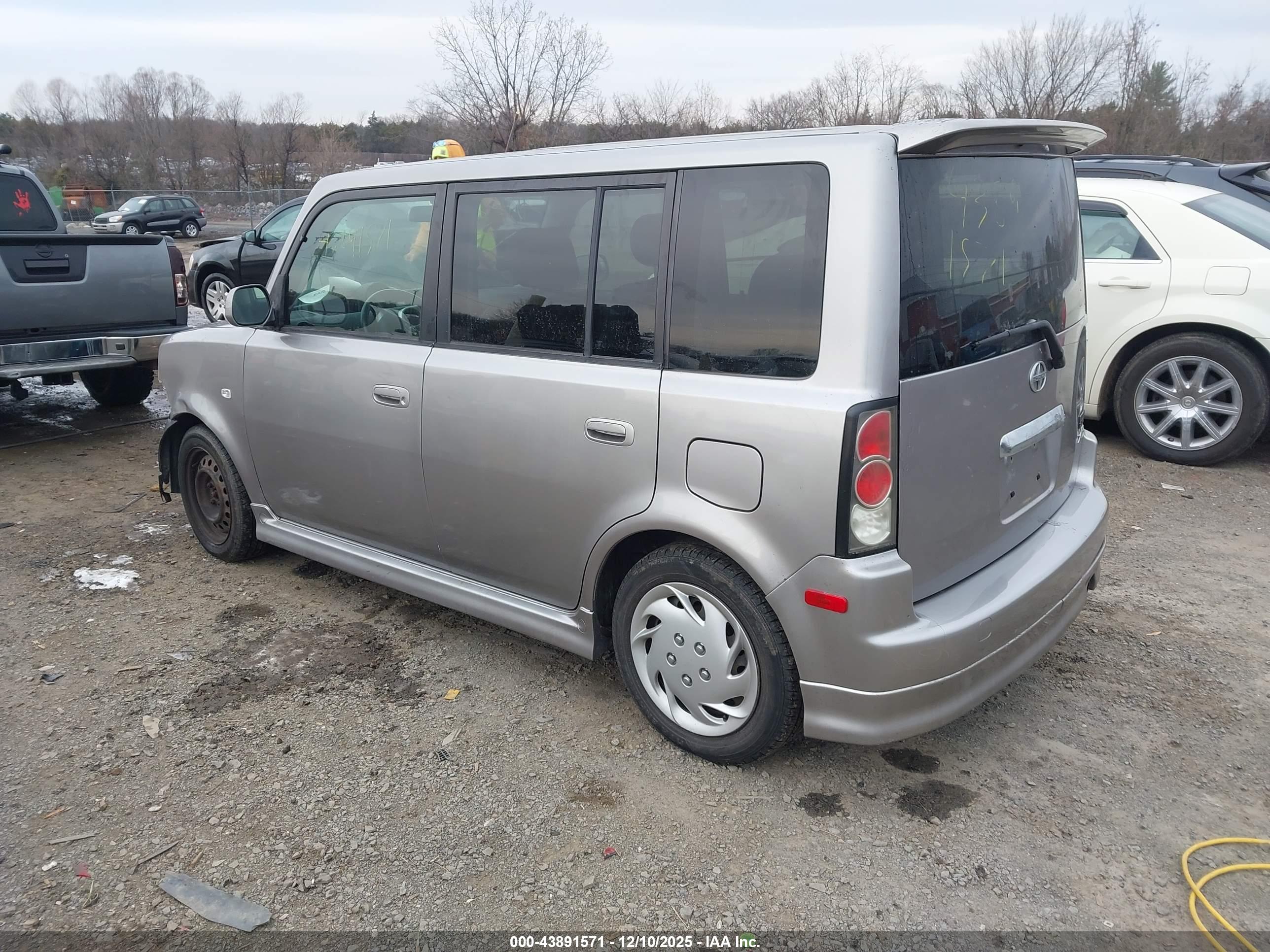 SCION XB image 3
