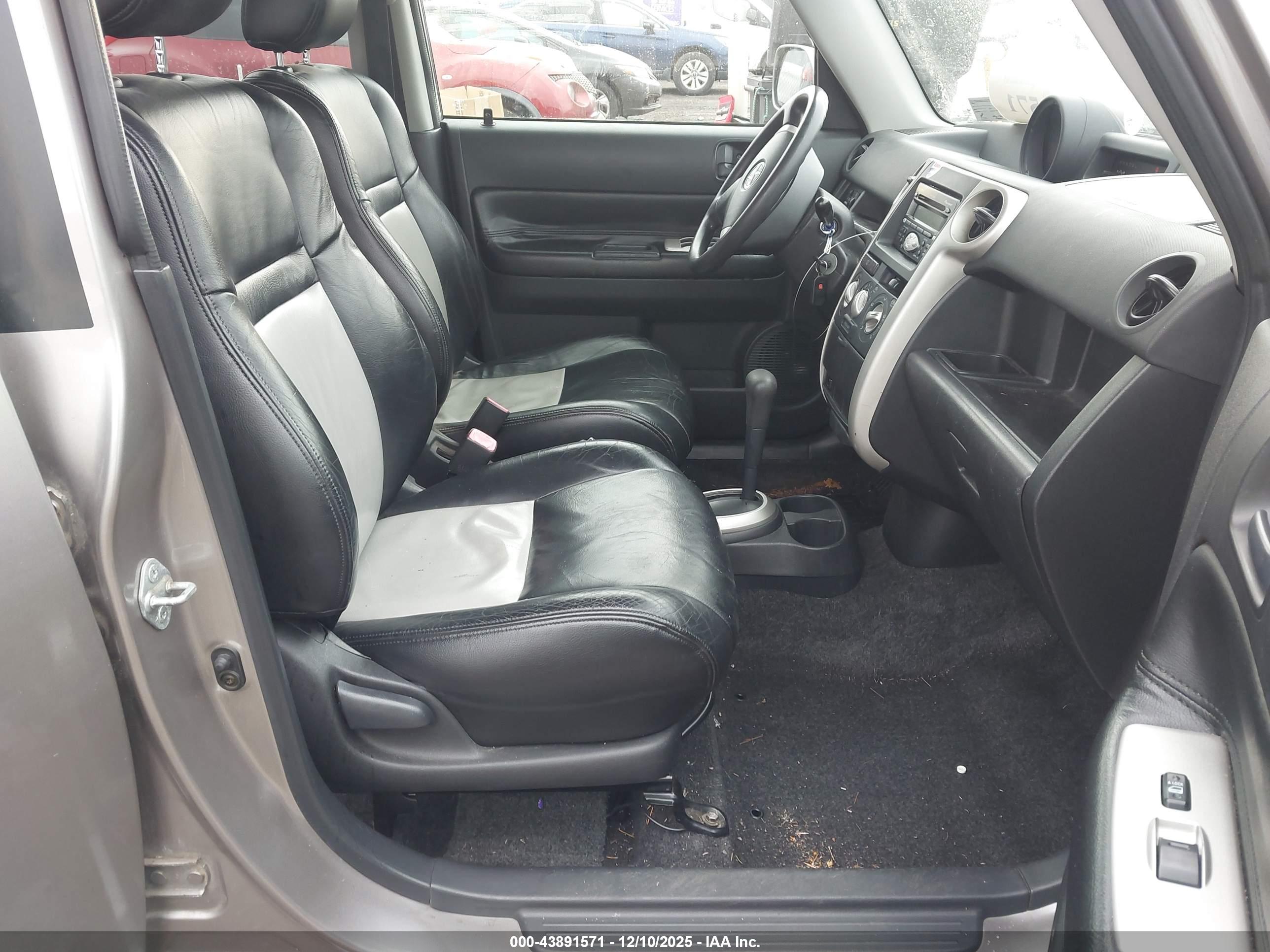 SCION XB image 5