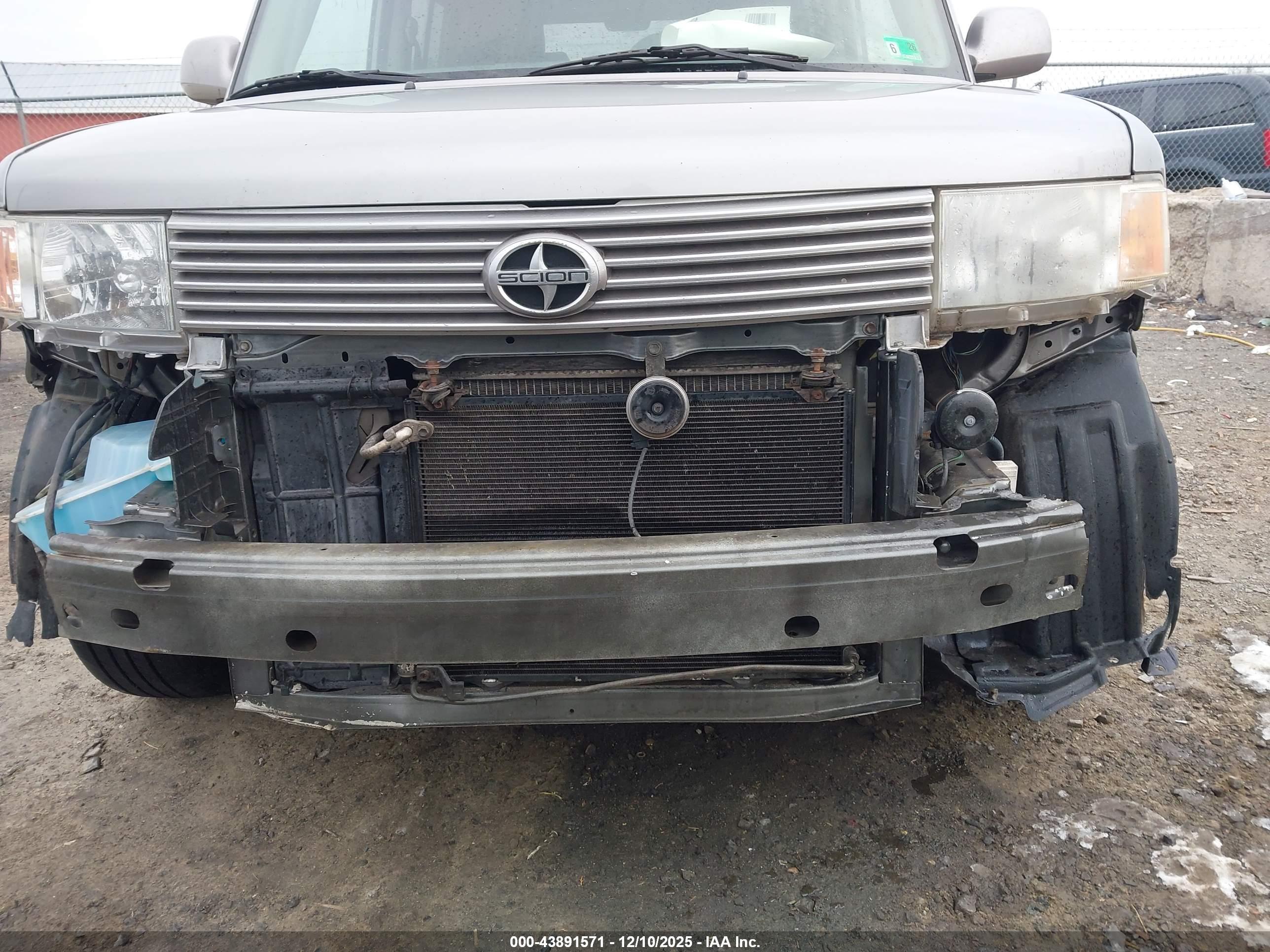 SCION XB image 6