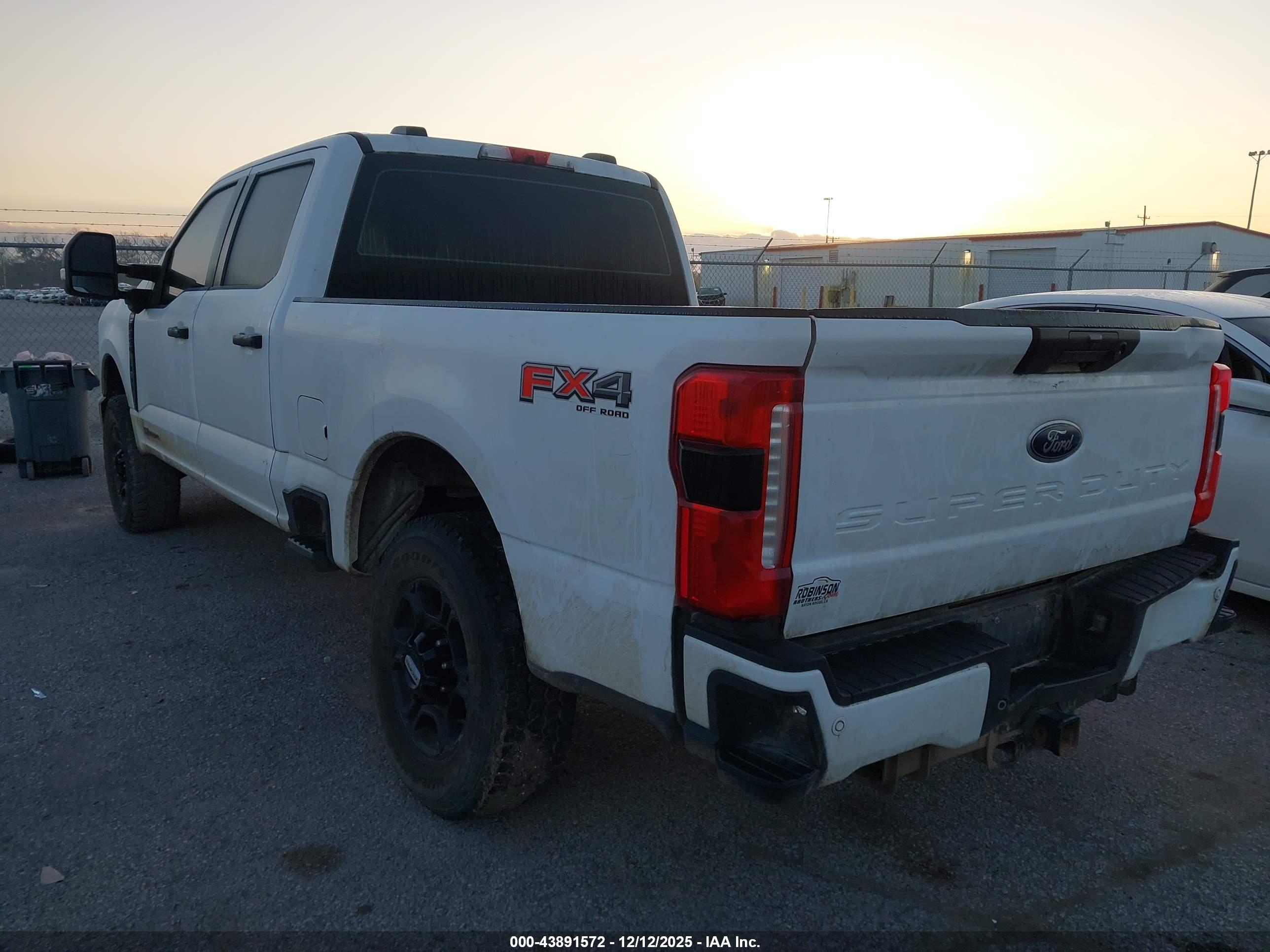 FORD F-250 image 3