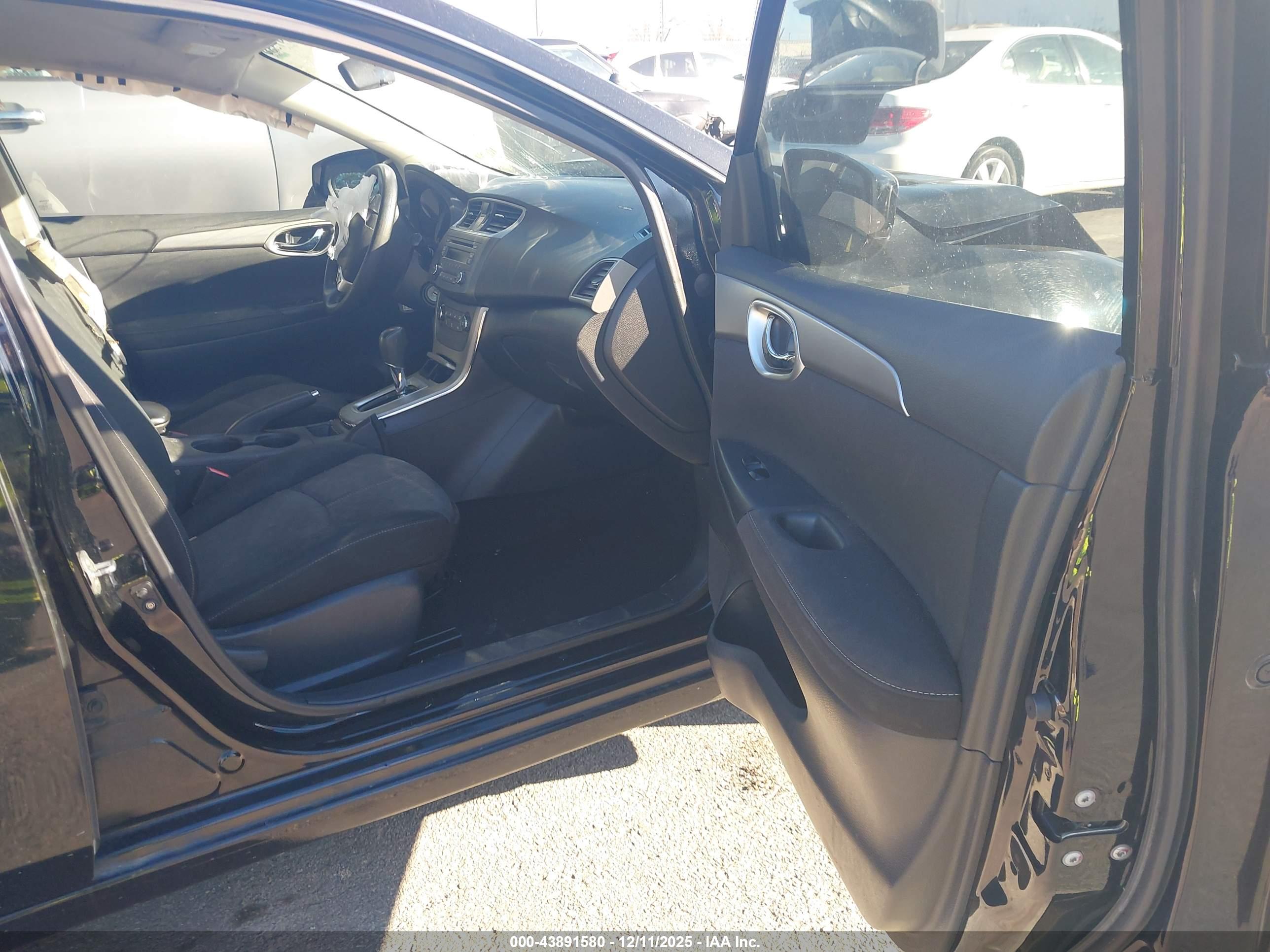 NISSAN SENTRA image 5