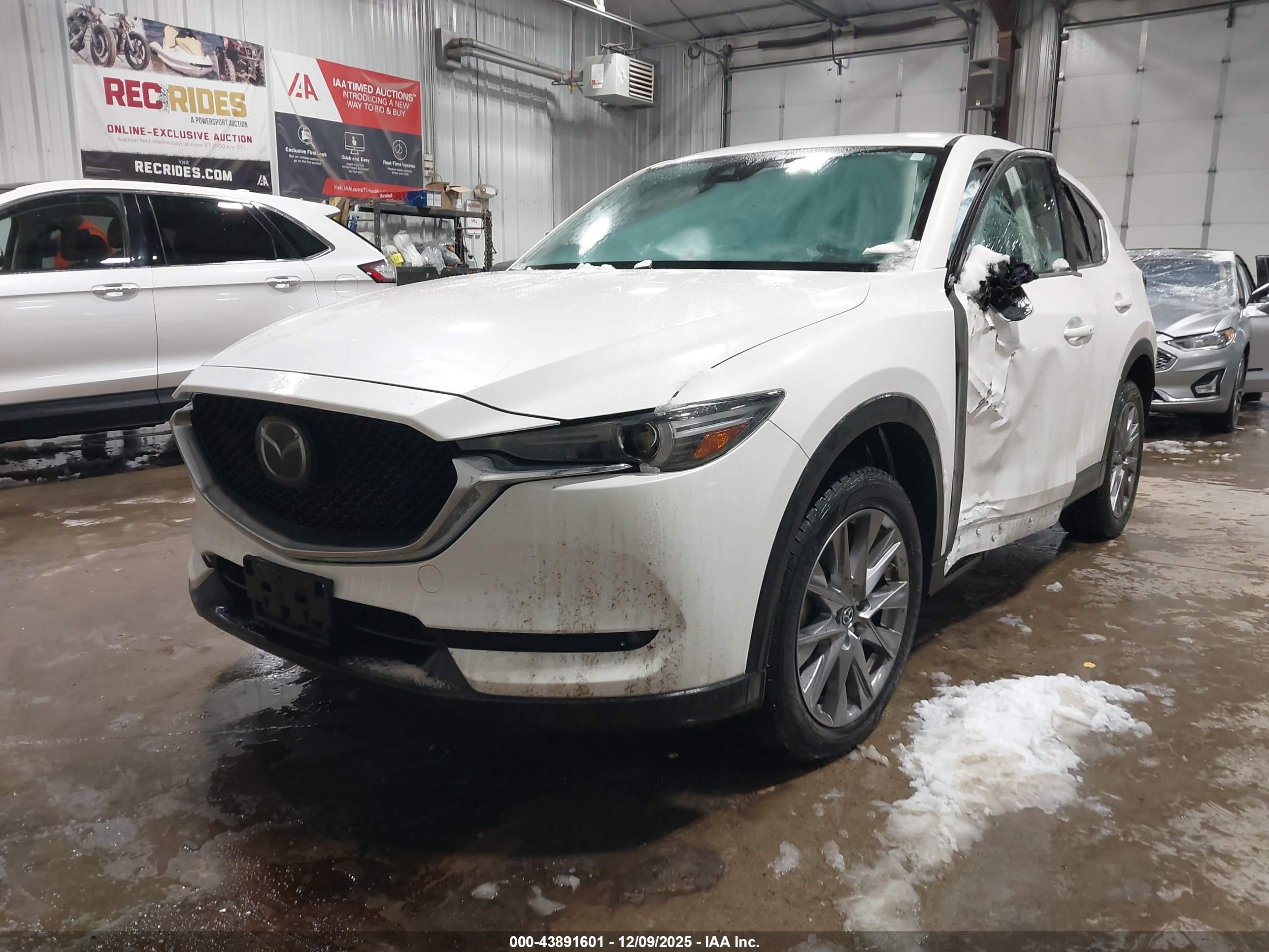 MAZDA CX-5 image 2