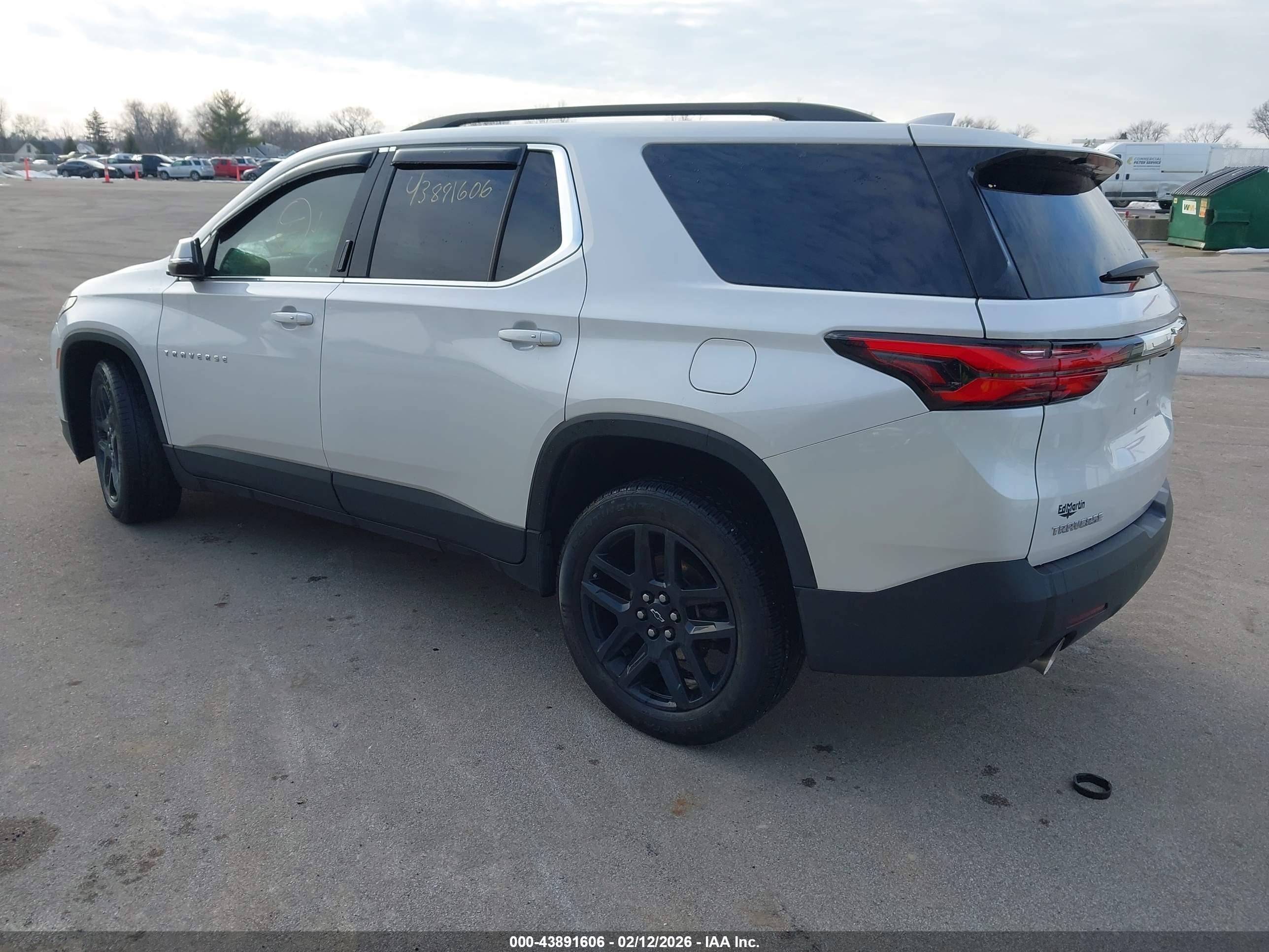 CHEVROLET TRAVERSE image 3